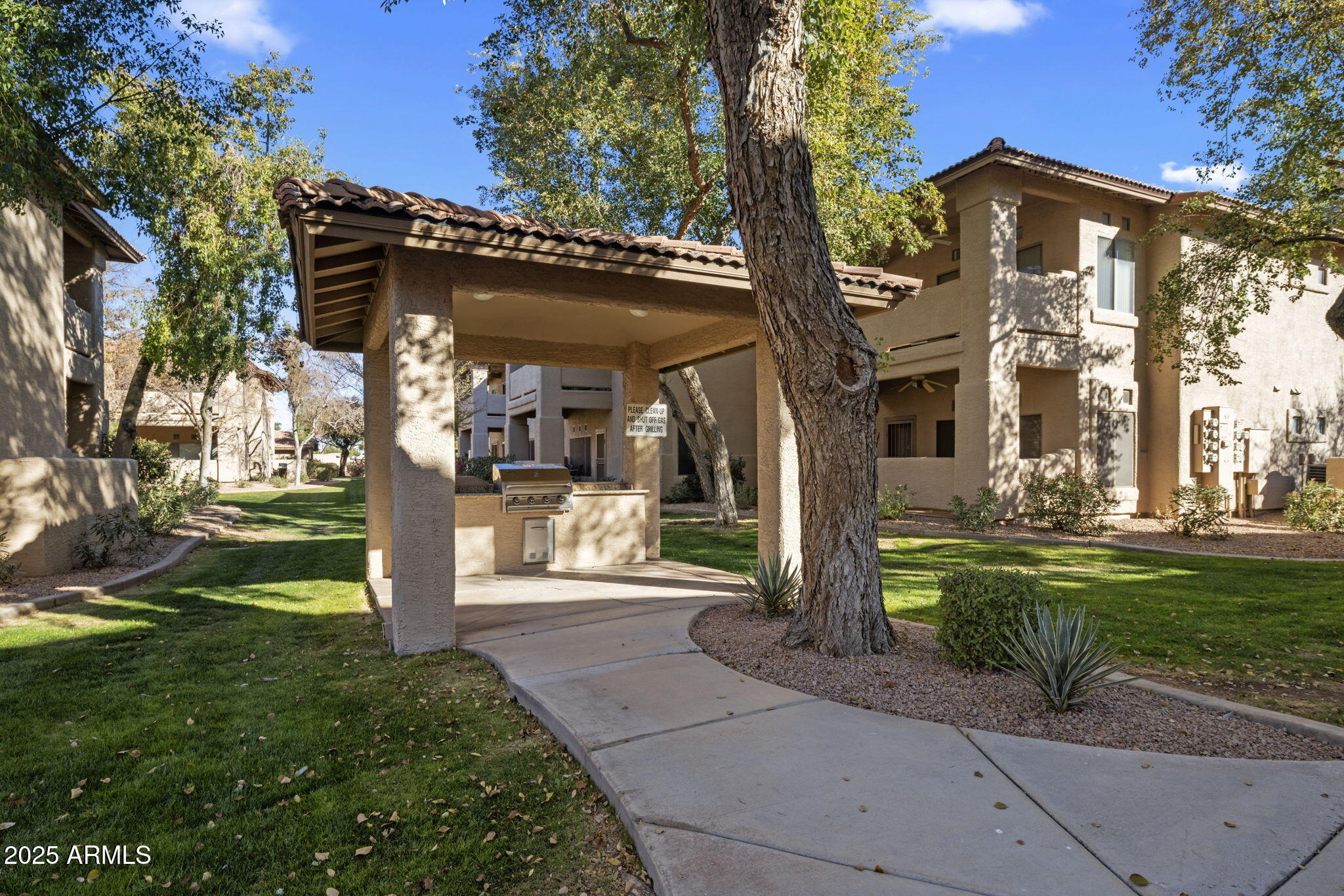 1351 N PLEASANT Drive, 1118