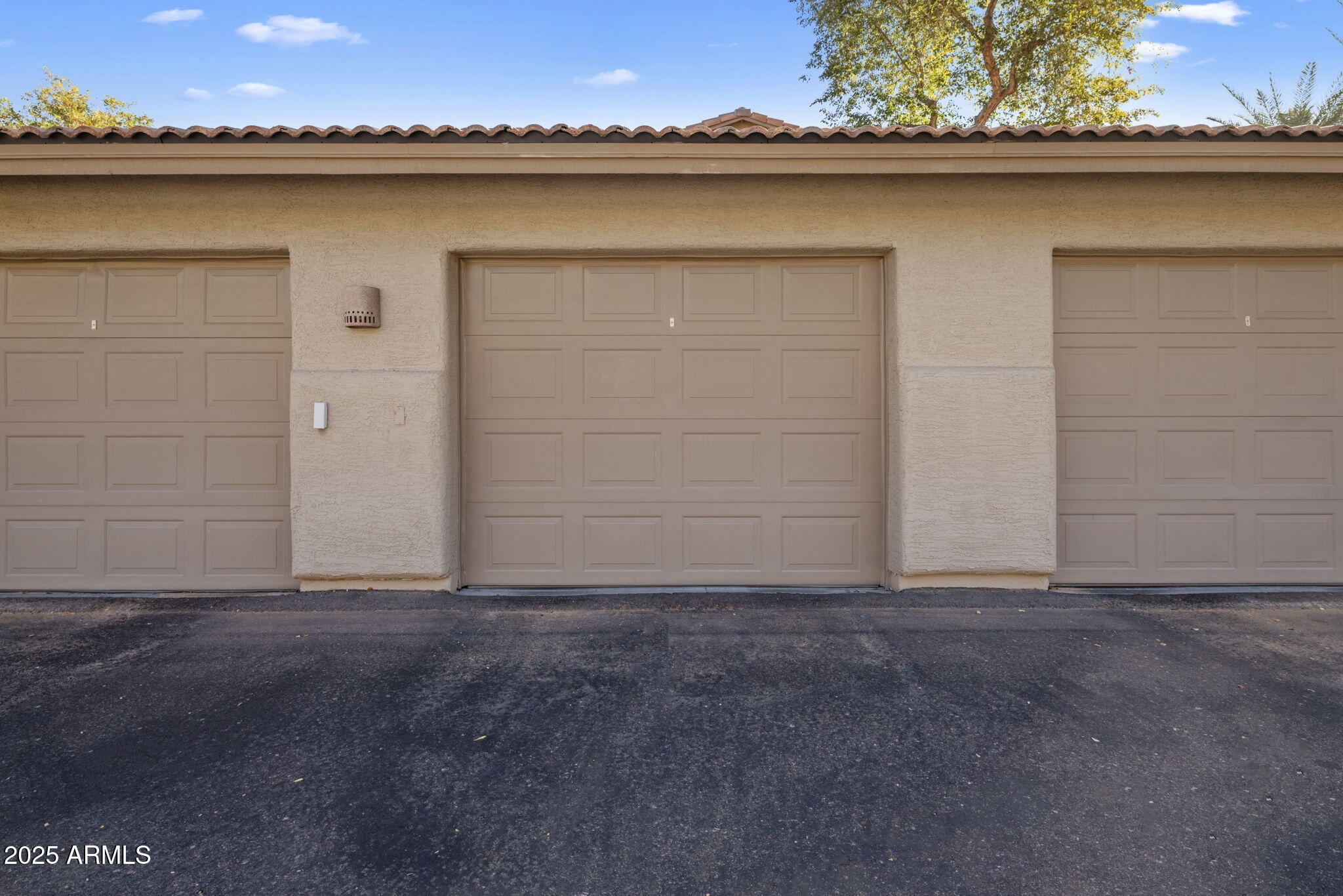 1351 N PLEASANT Drive, 1118