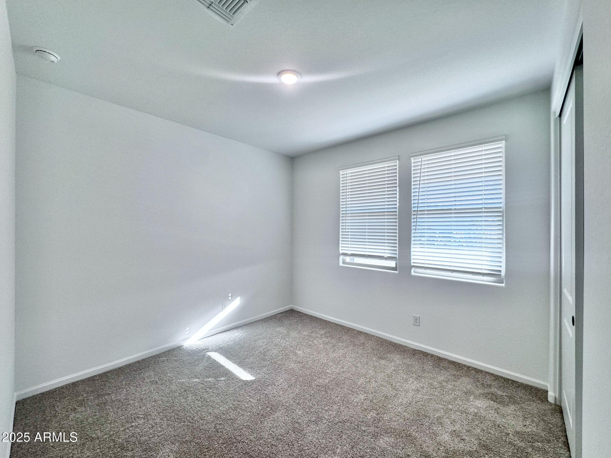 15736 W CAMDEN Avenue