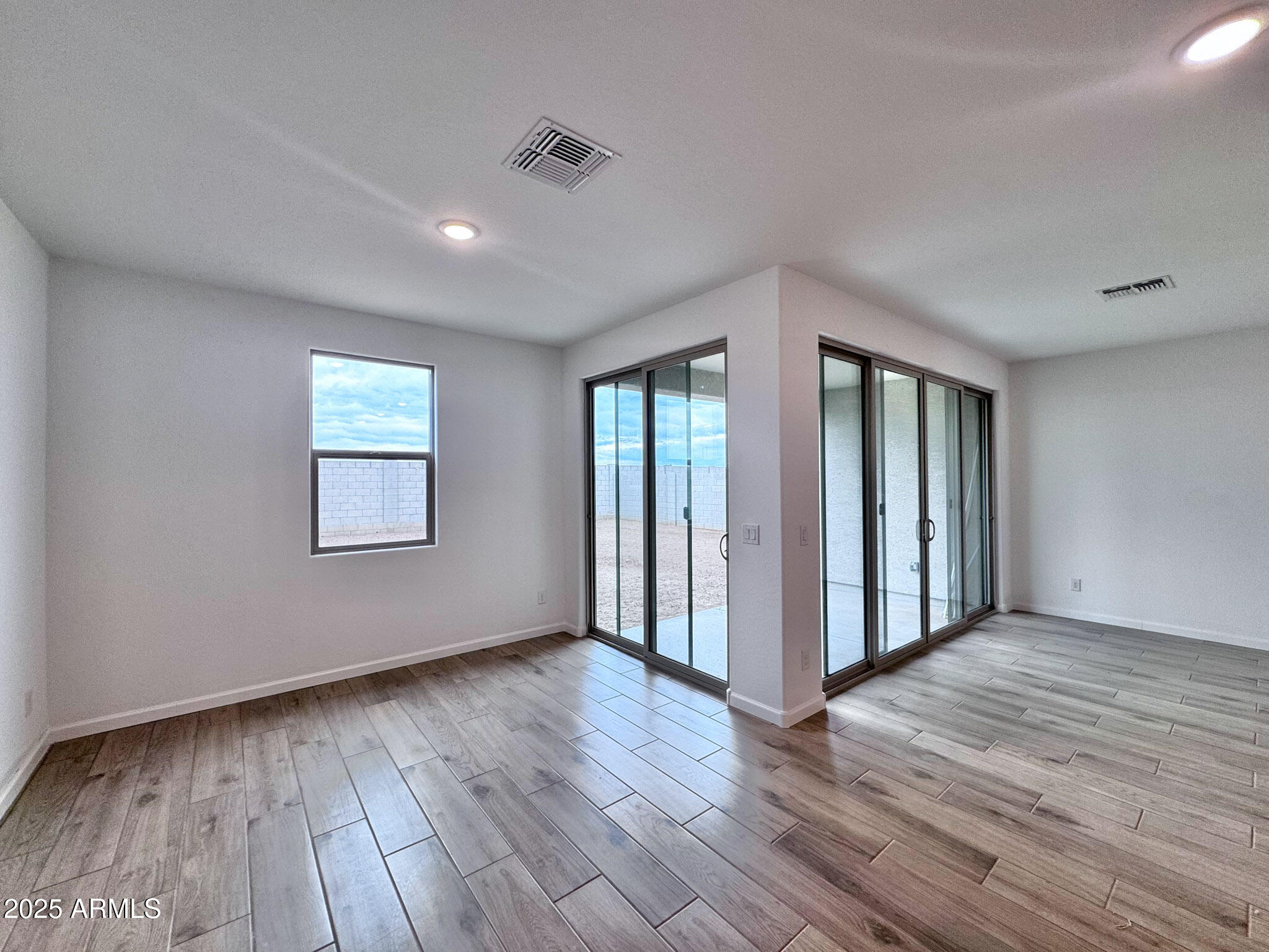 15740 W CAMDEN Avenue