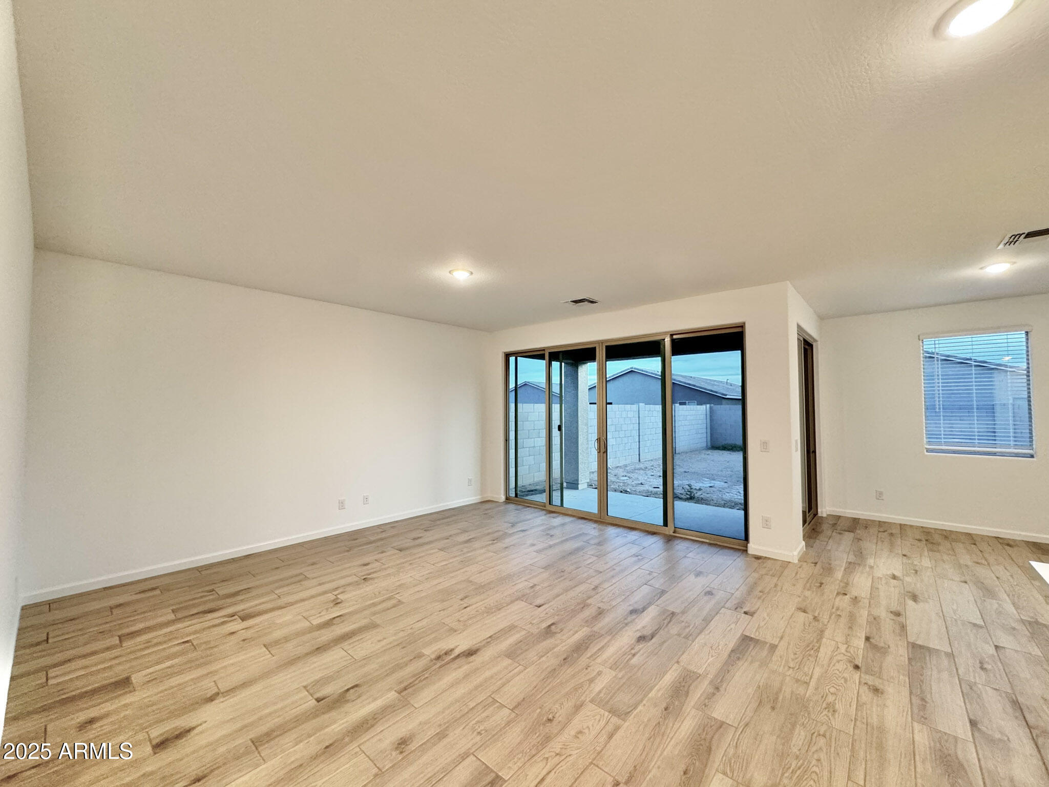 15723 W CAMDEN Avenue