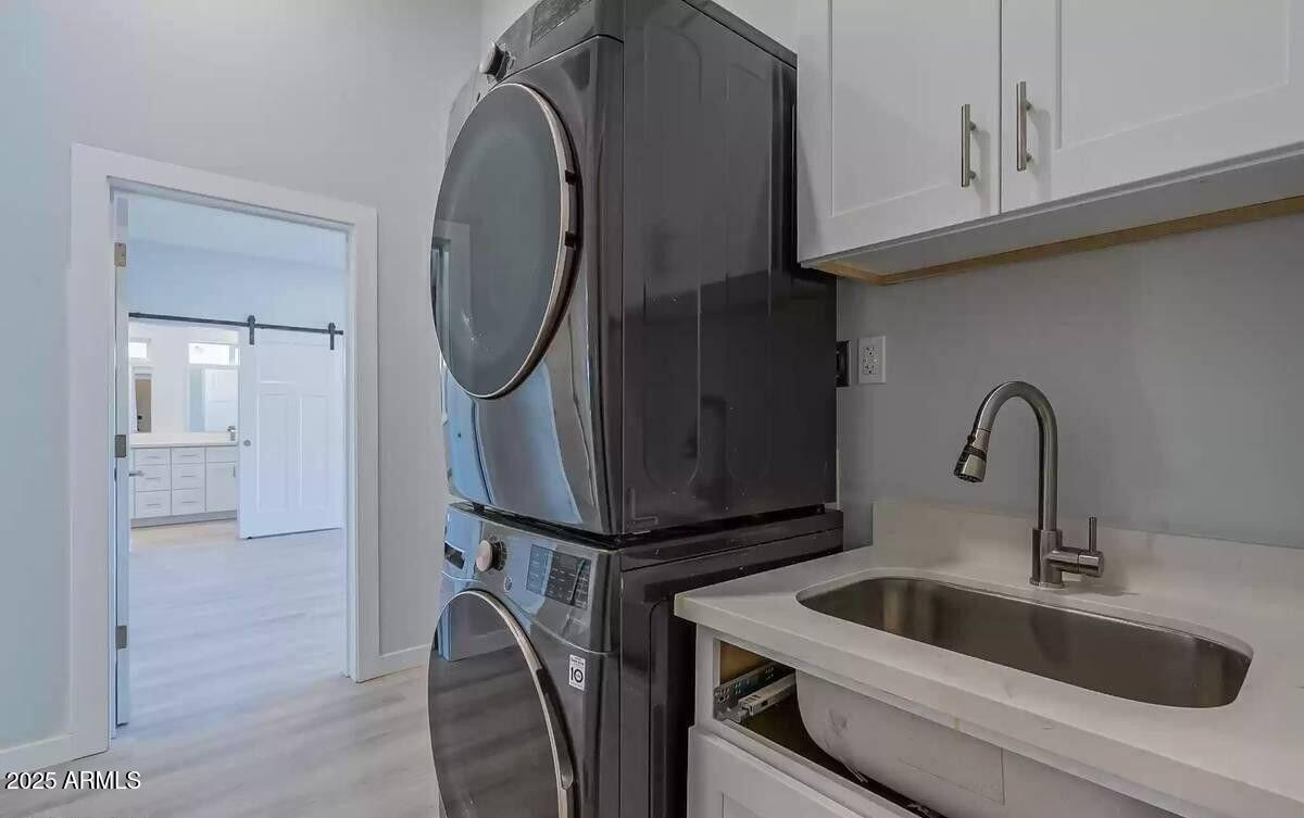 2515 E BROADWAY Road