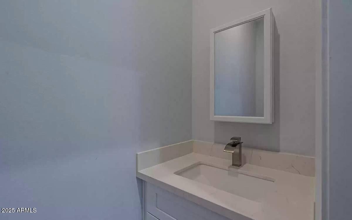 2515 E BROADWAY Road