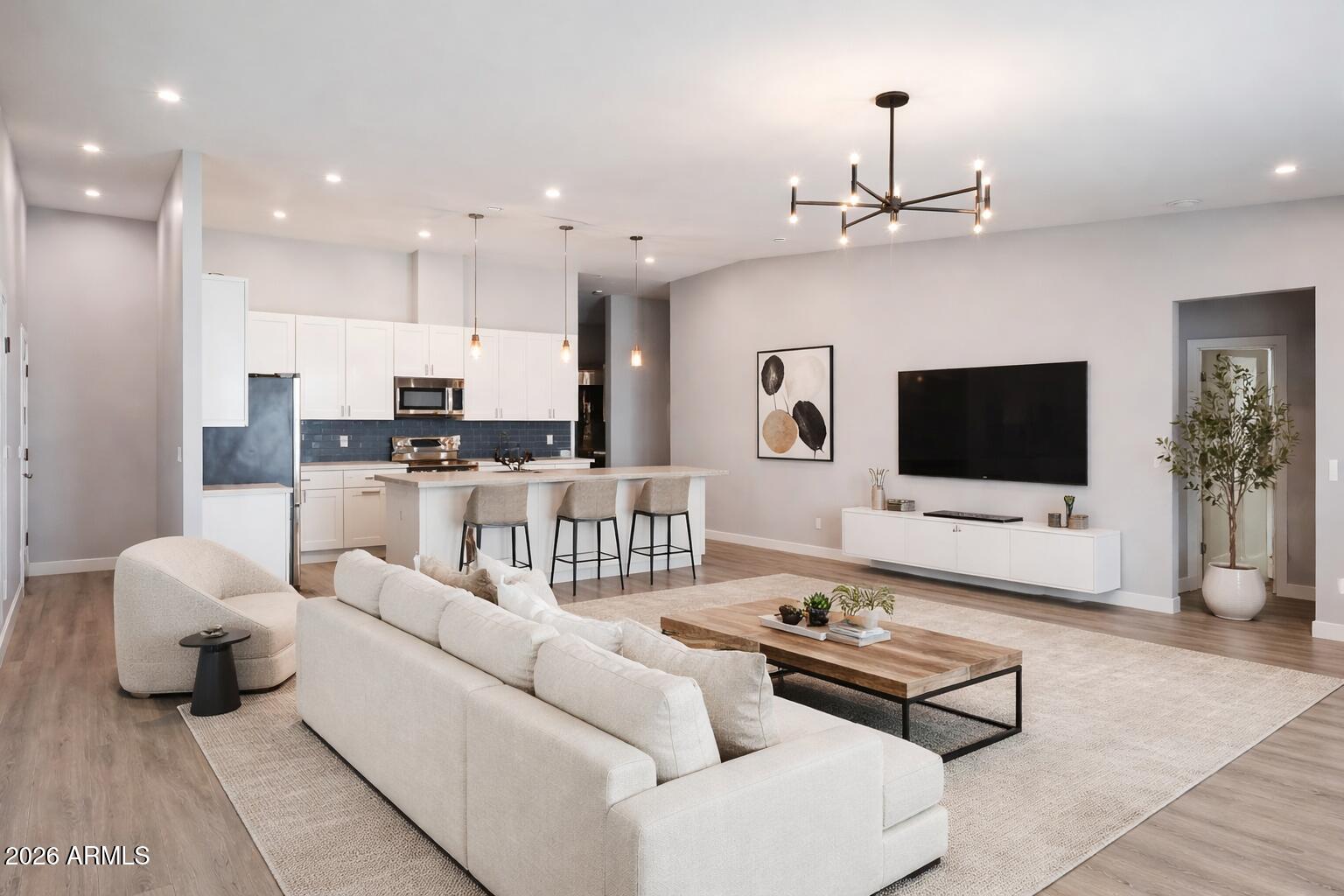 2515 E BROADWAY Road