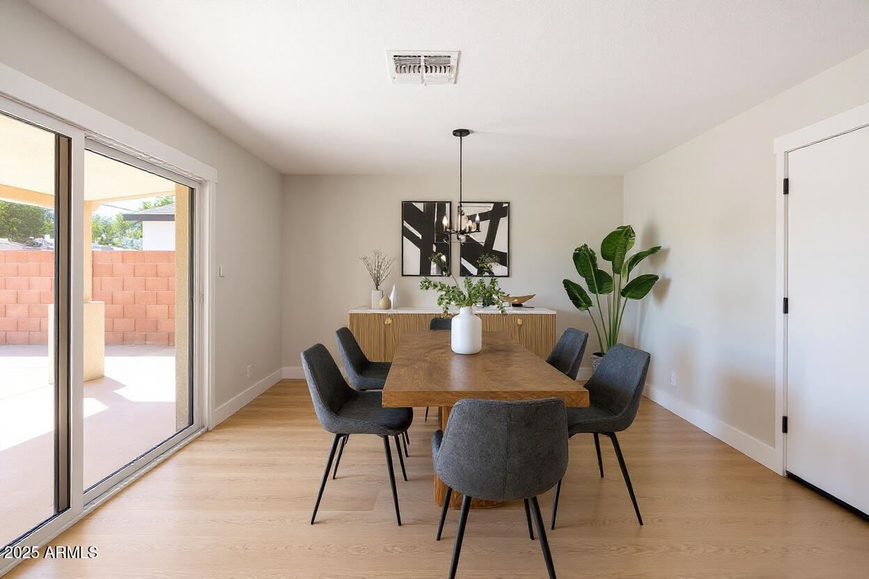 6731 E MORELAND Street