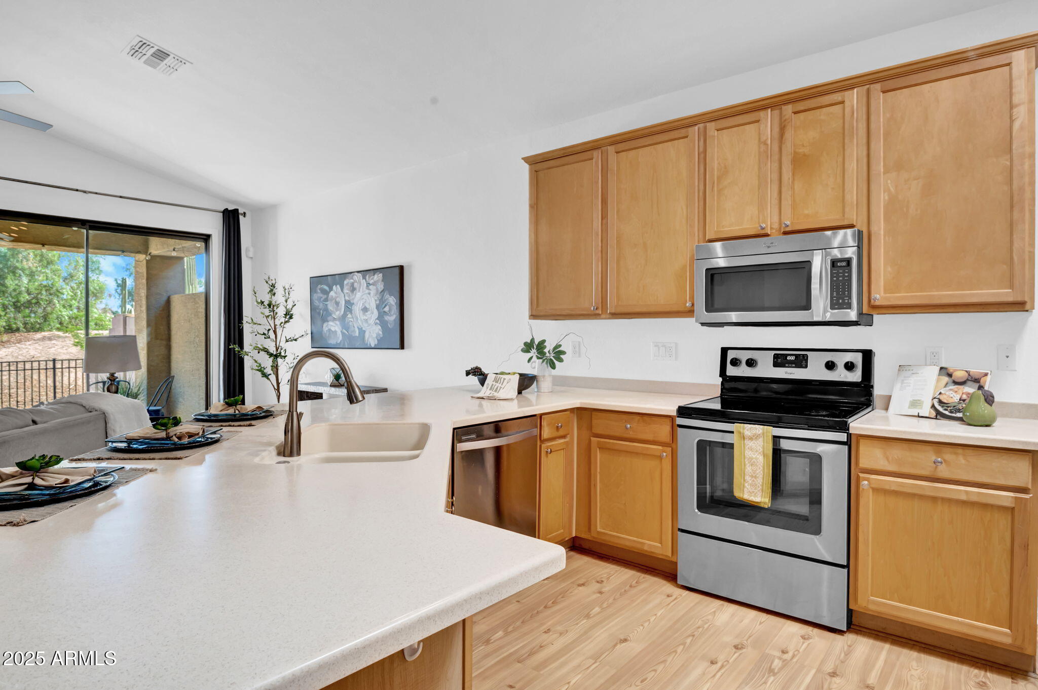 3252 E MALDONADO Drive