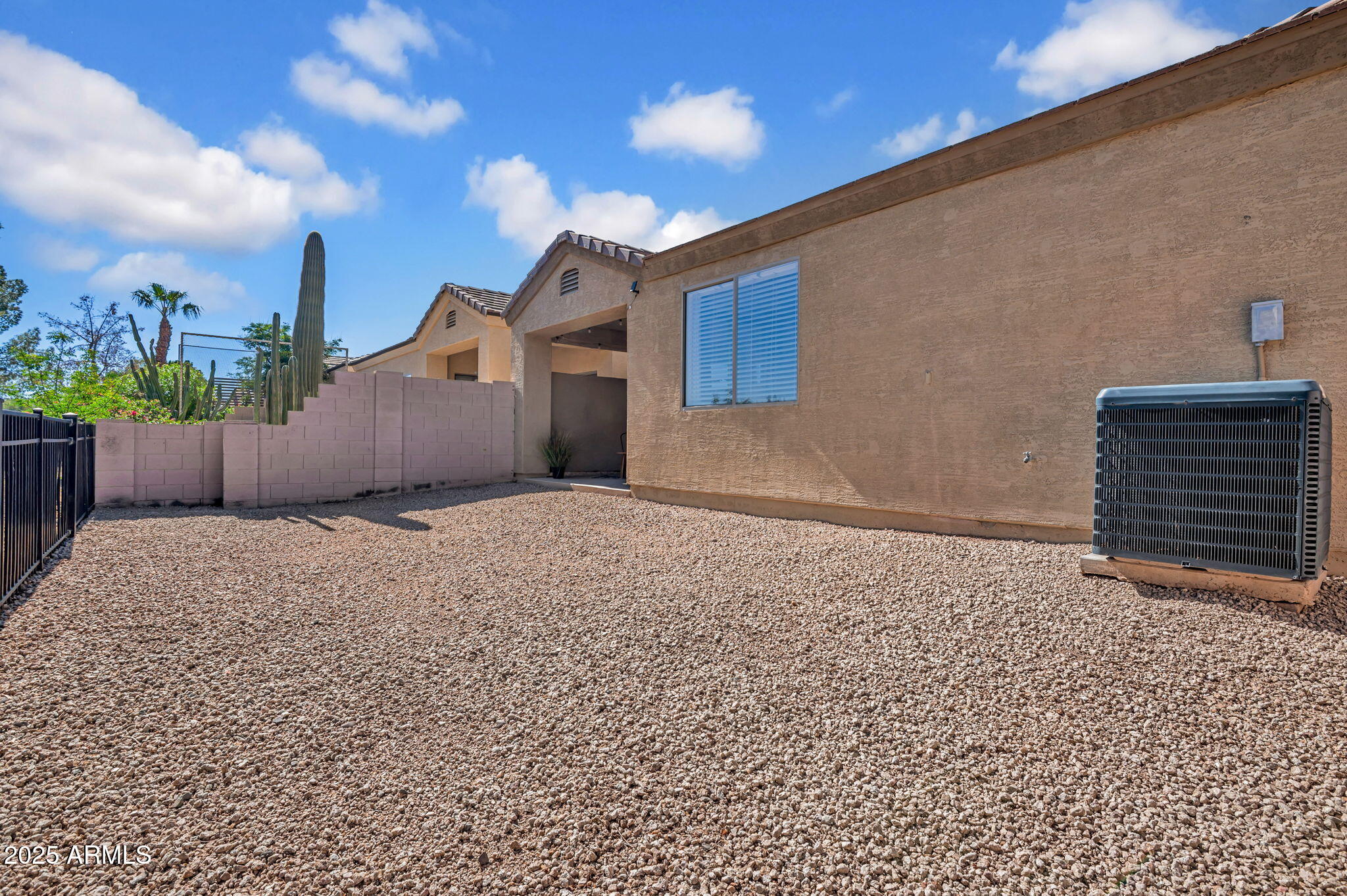 3252 E MALDONADO Drive