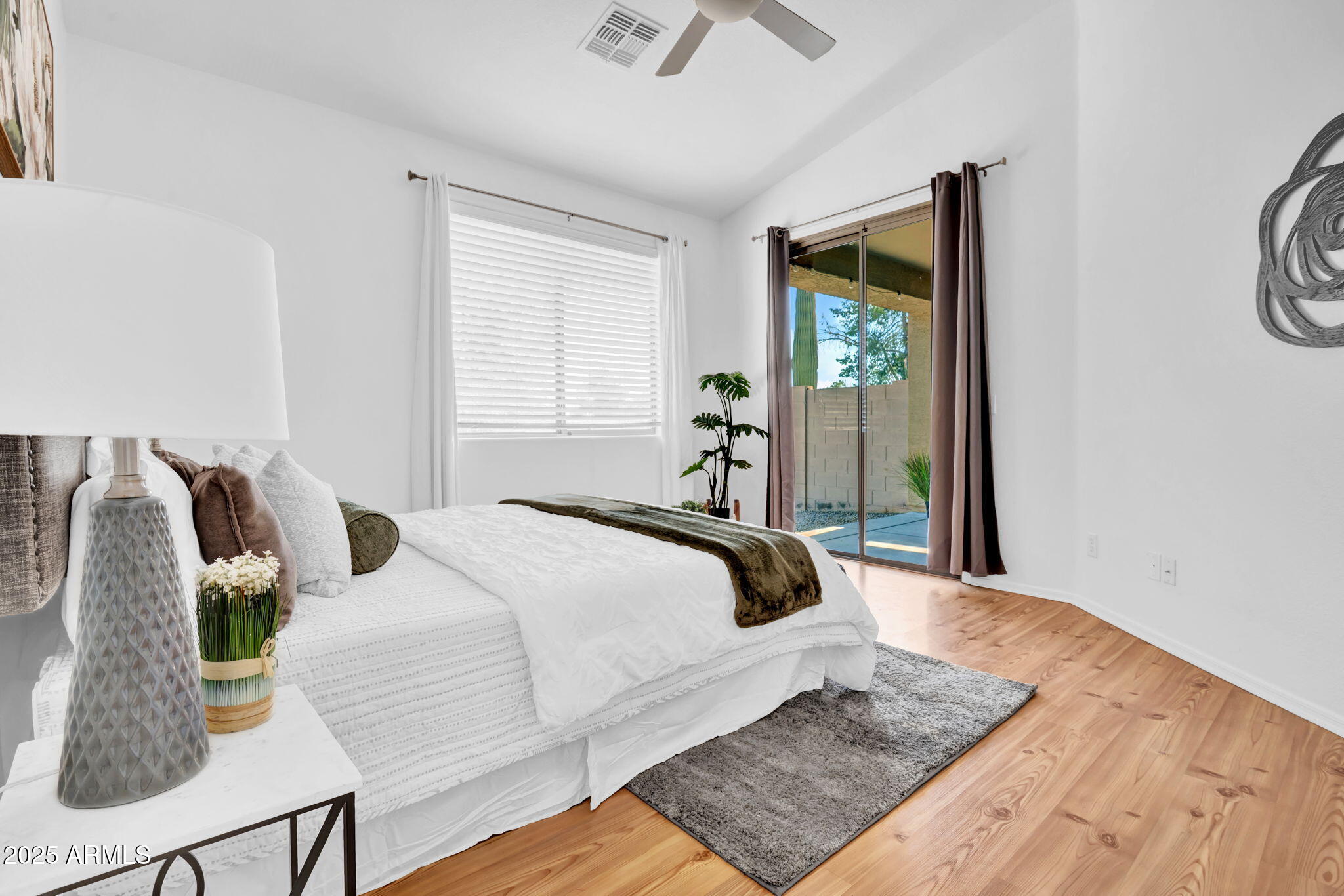 3252 E MALDONADO Drive