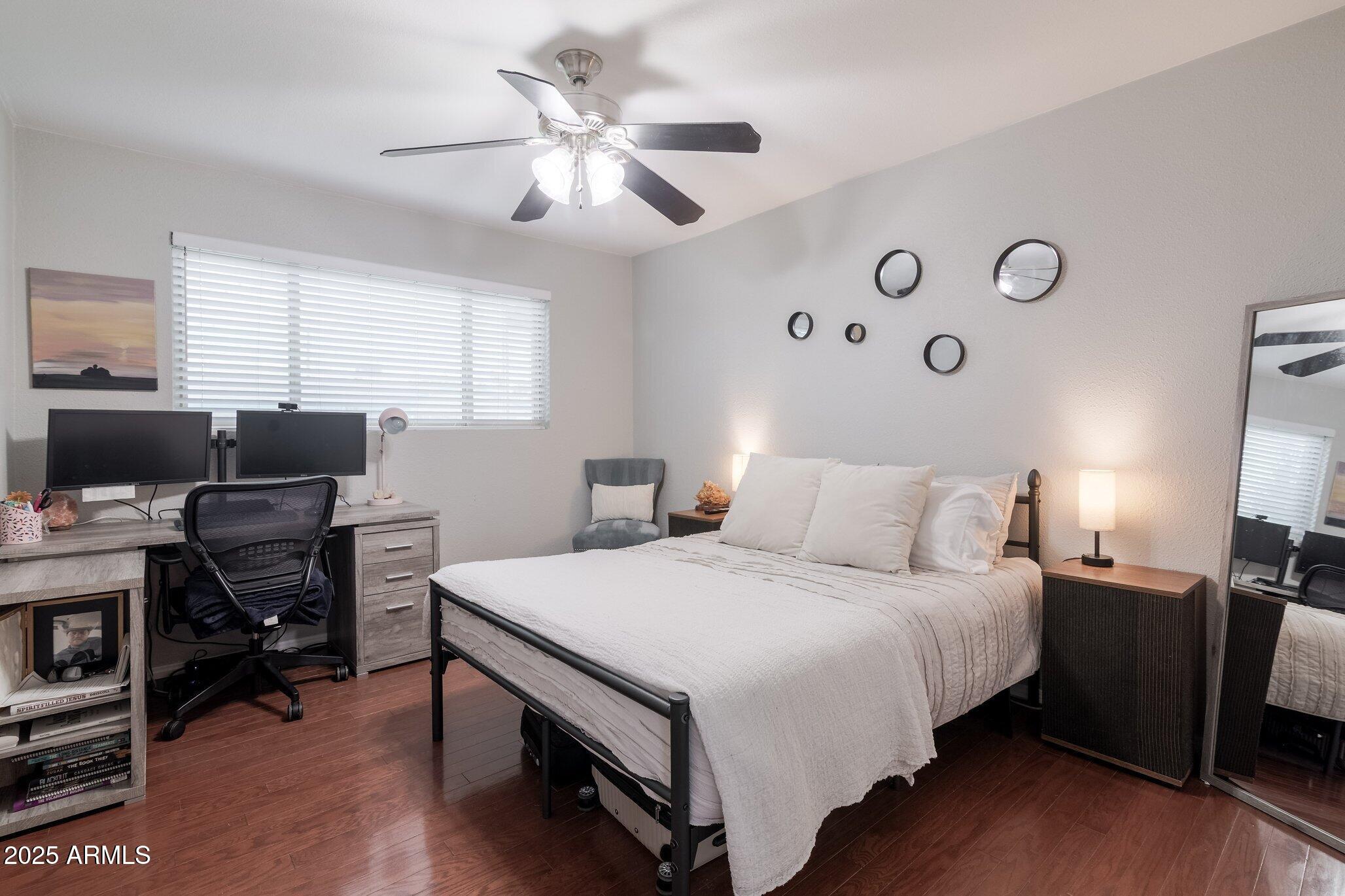 7912 E MORELAND Street