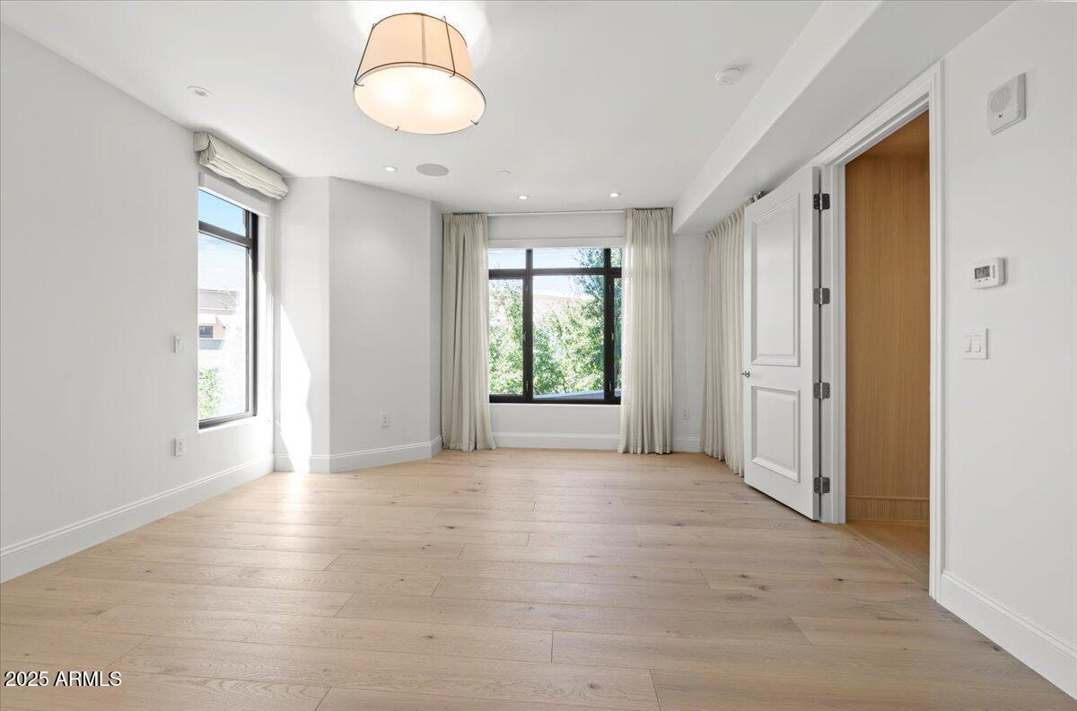 7181 E CAMELBACK Road, 301