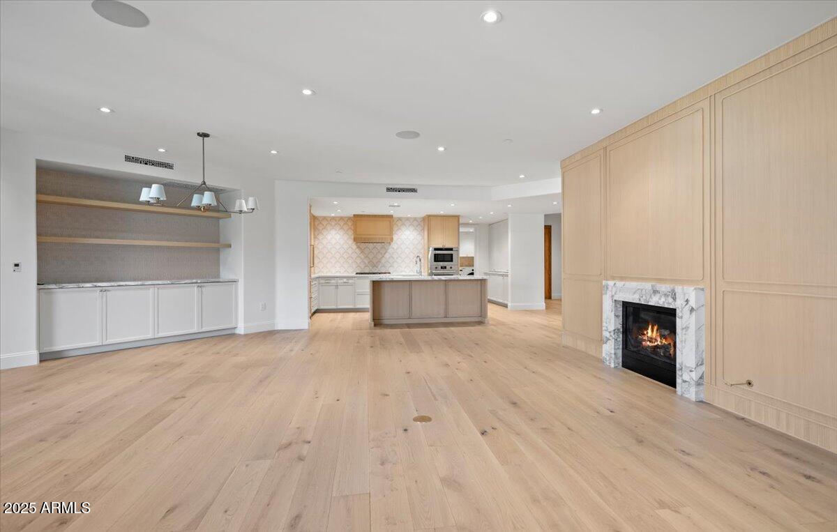 7181 E CAMELBACK Road, 301