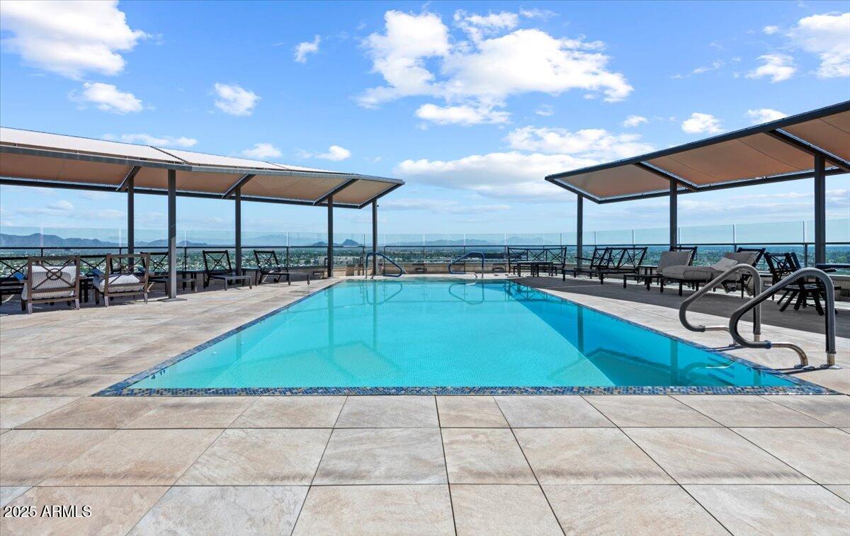 7181 E CAMELBACK Road, 301