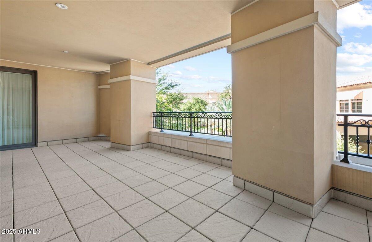 7181 E CAMELBACK Road, 301