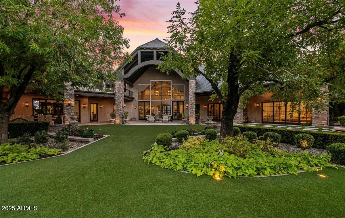 2205 E COLTER Street