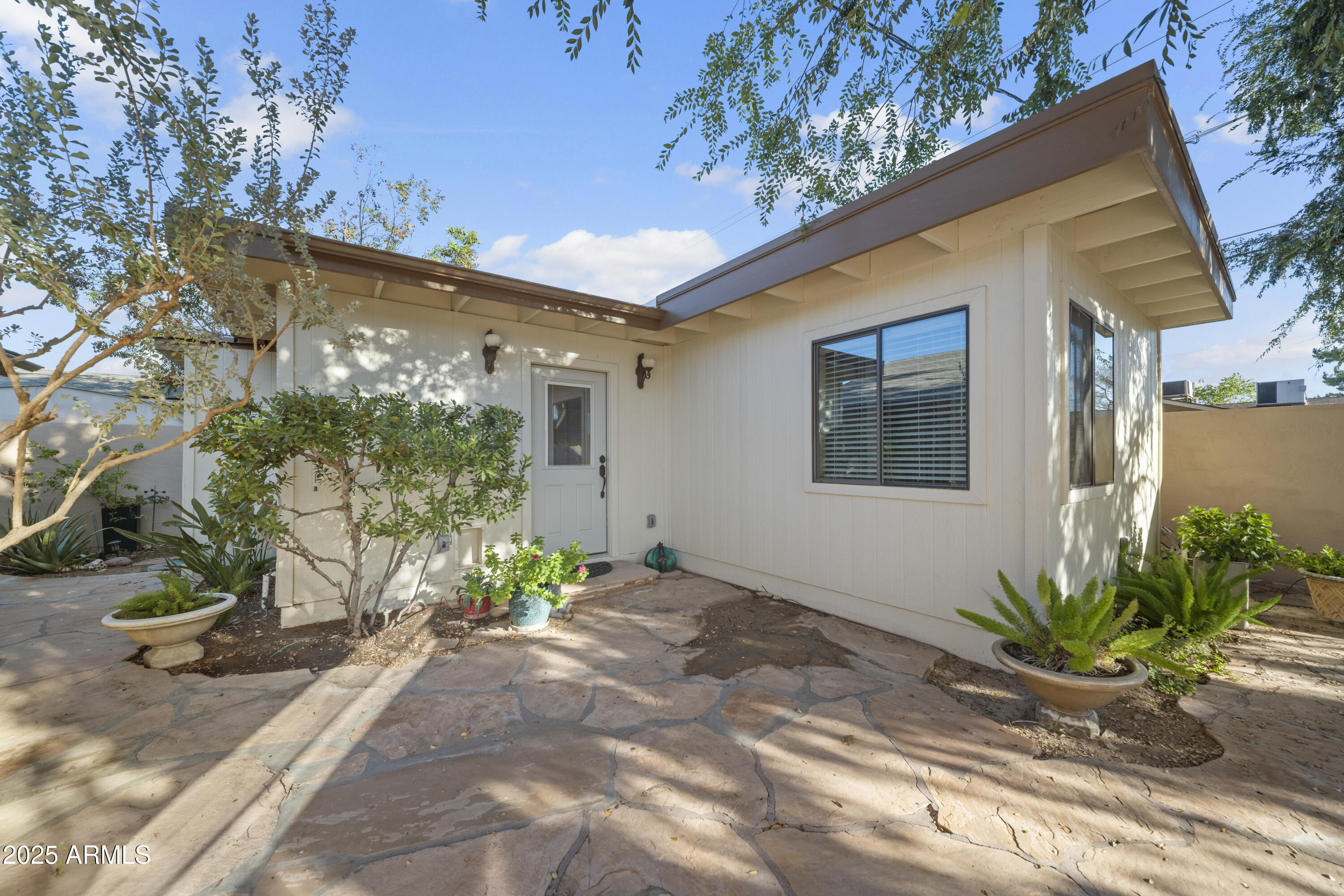 4301 E MONTECITO Avenue