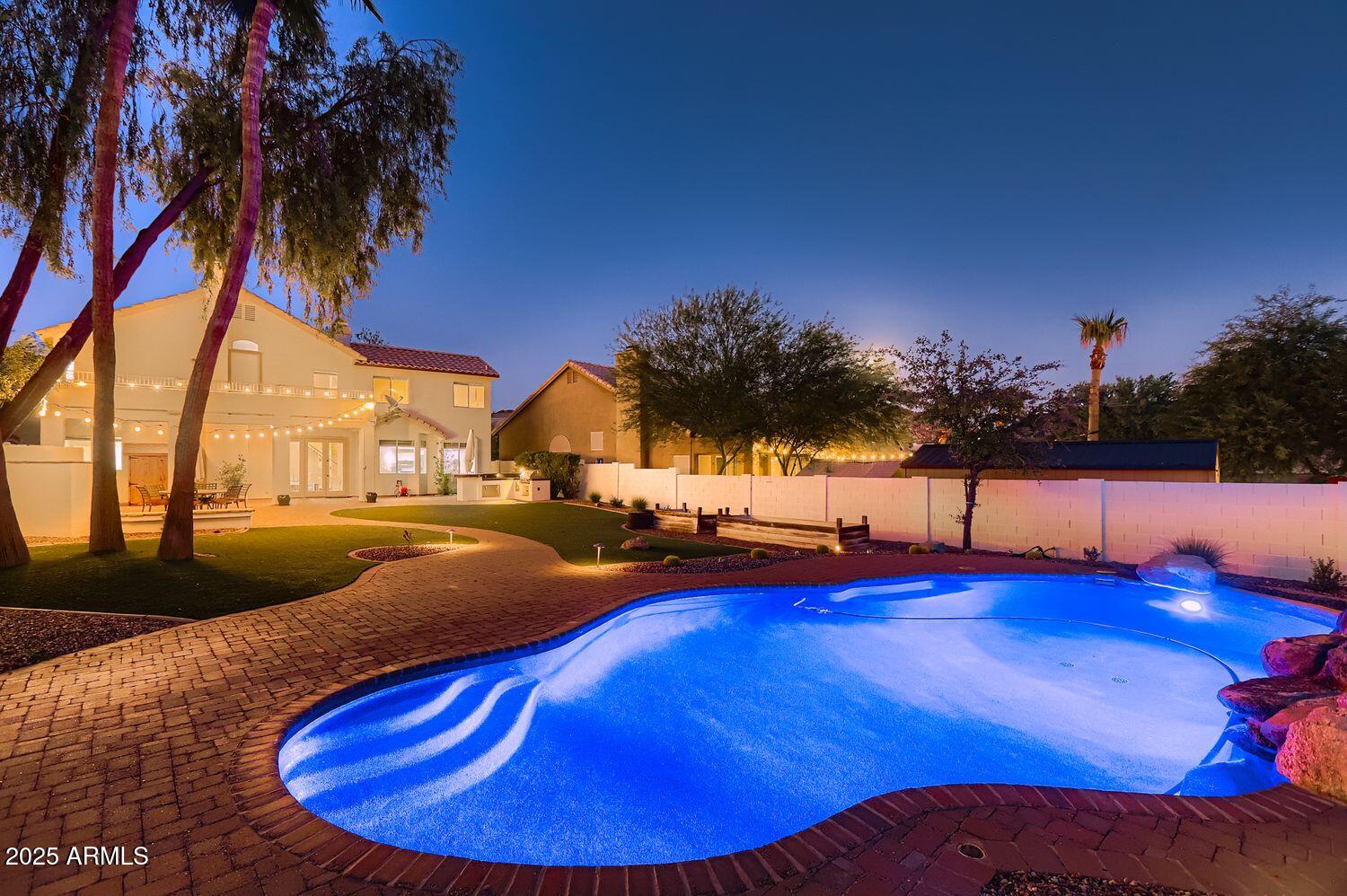 761 E MOUNTAIN SKY Avenue