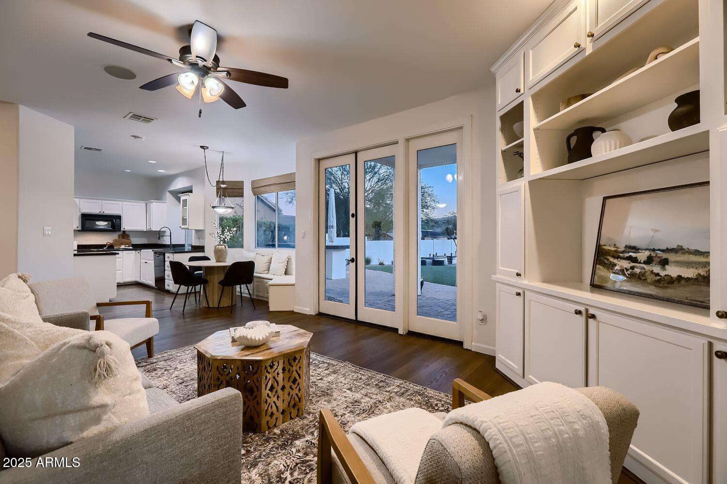 761 E MOUNTAIN SKY Avenue