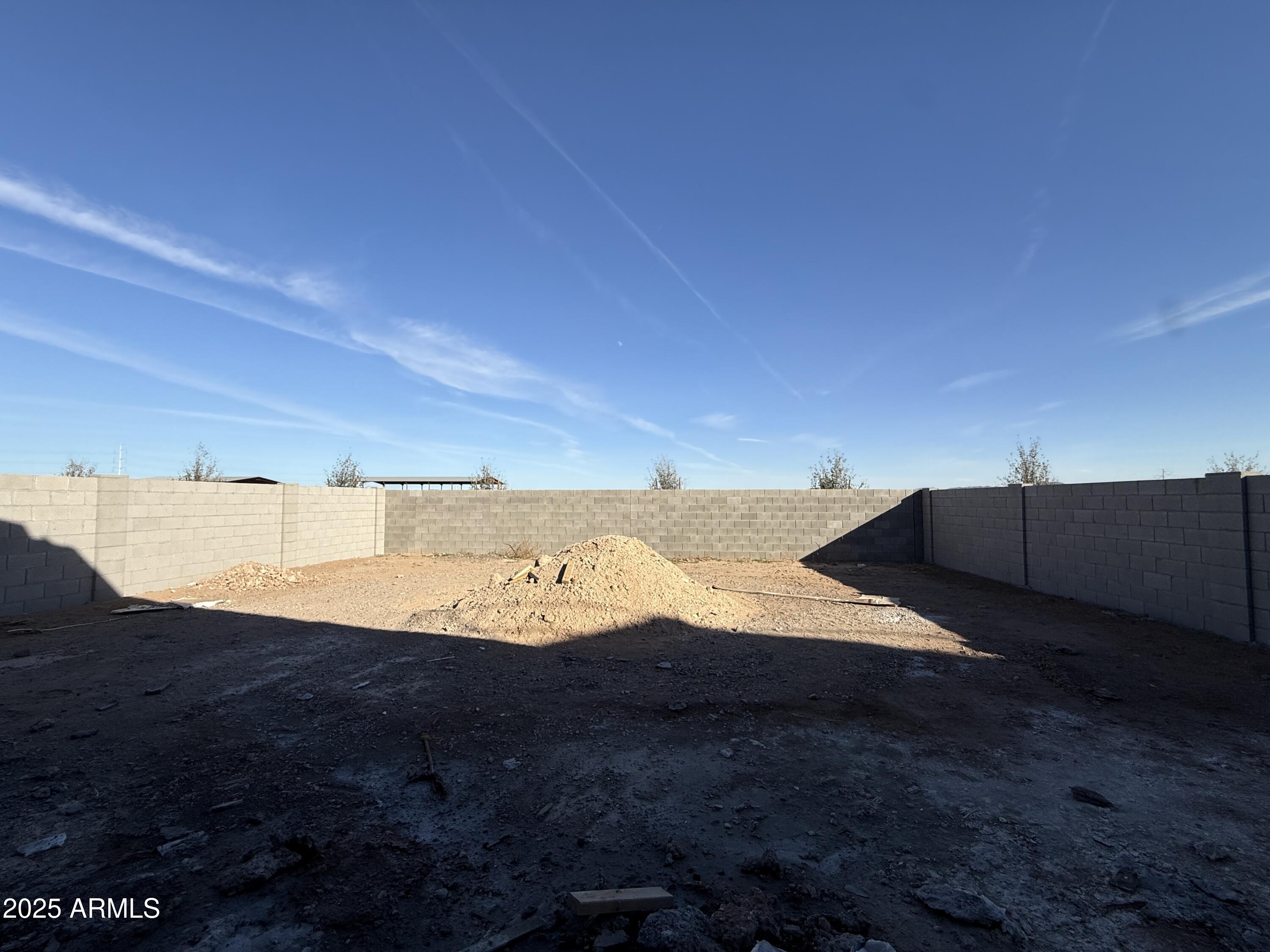 9545 W TAMARISK Avenue