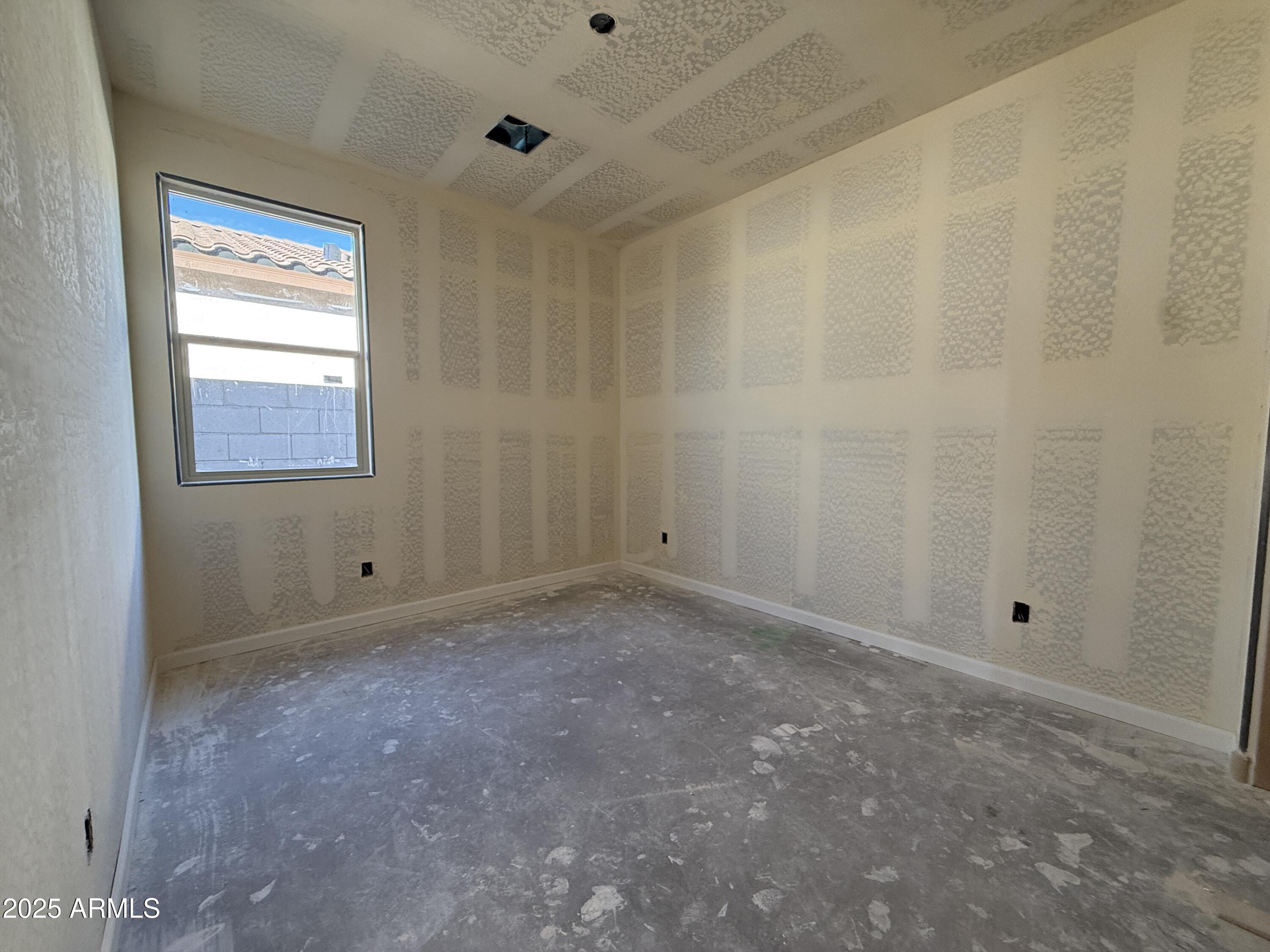 9545 W TAMARISK Avenue