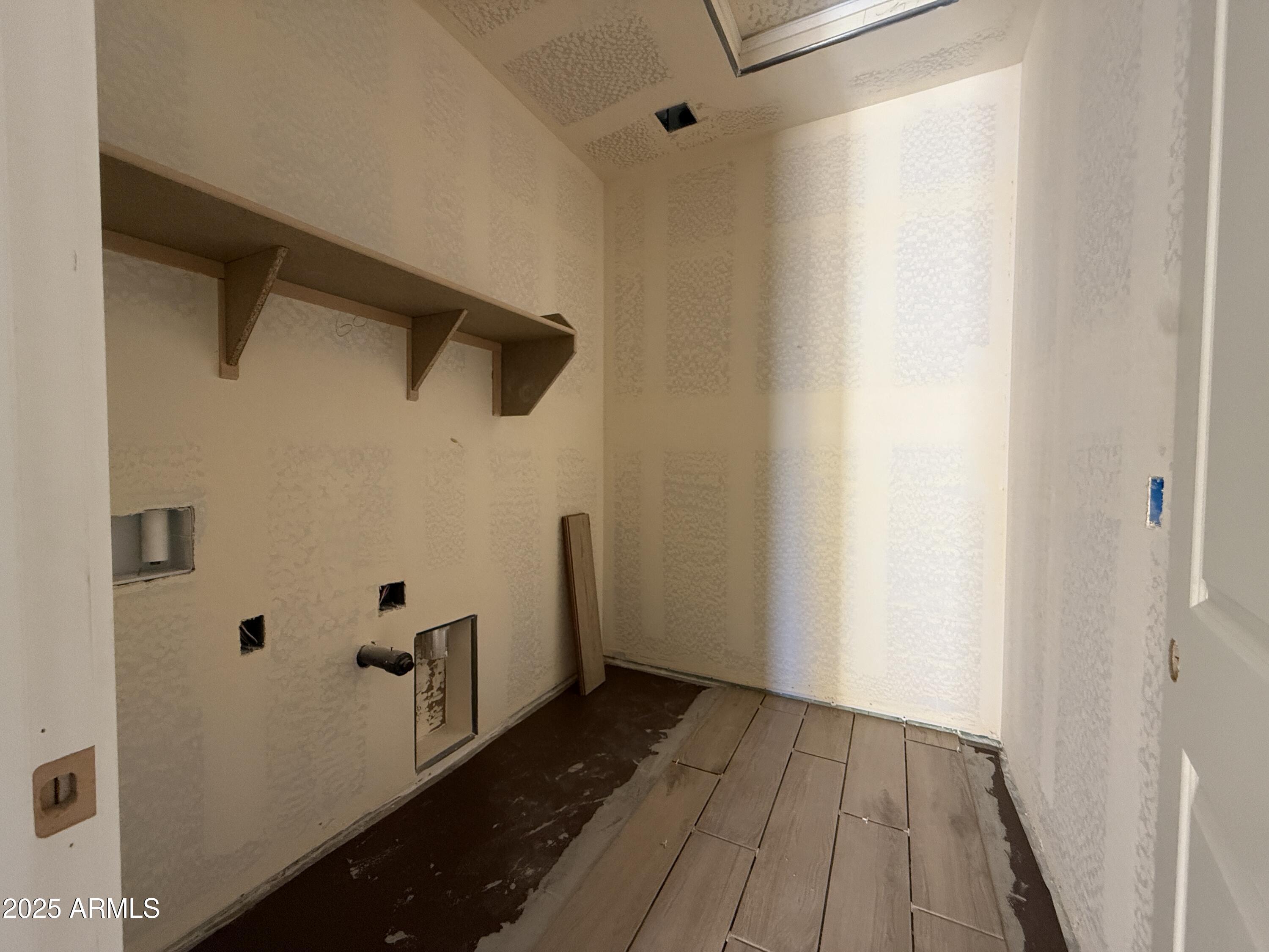 9545 W TAMARISK Avenue