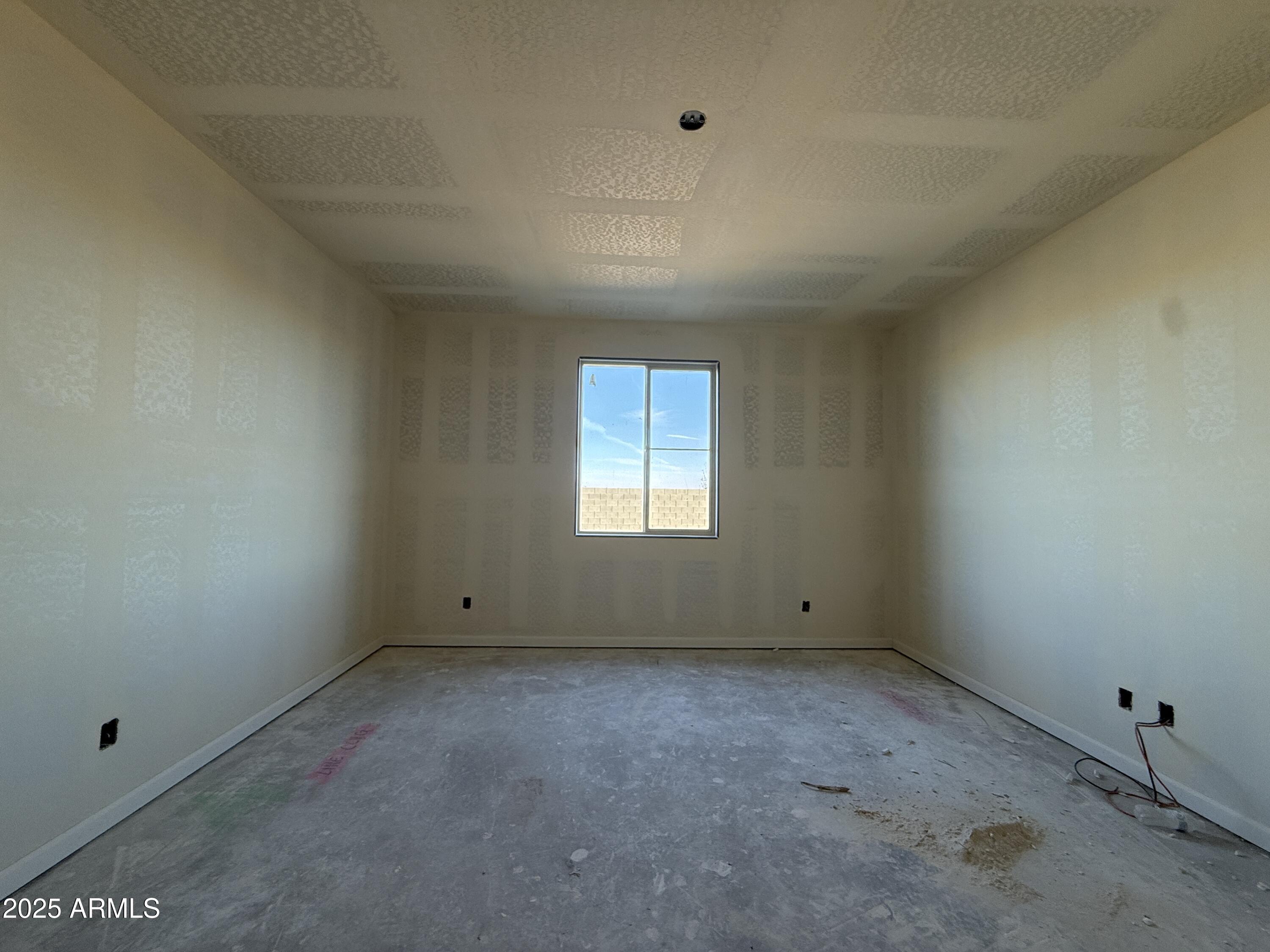 9545 W TAMARISK Avenue