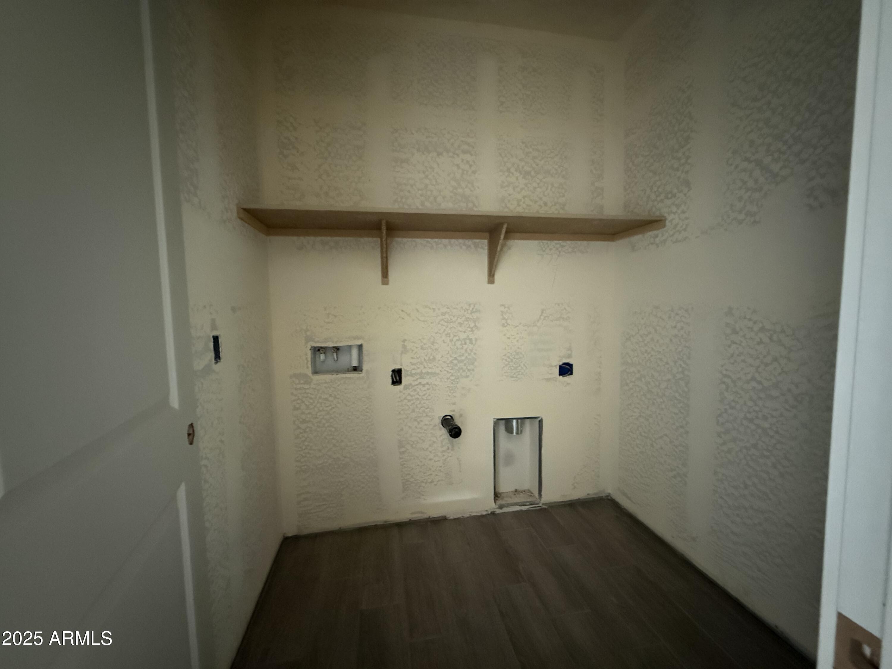 9549 W TAMARISK Avenue