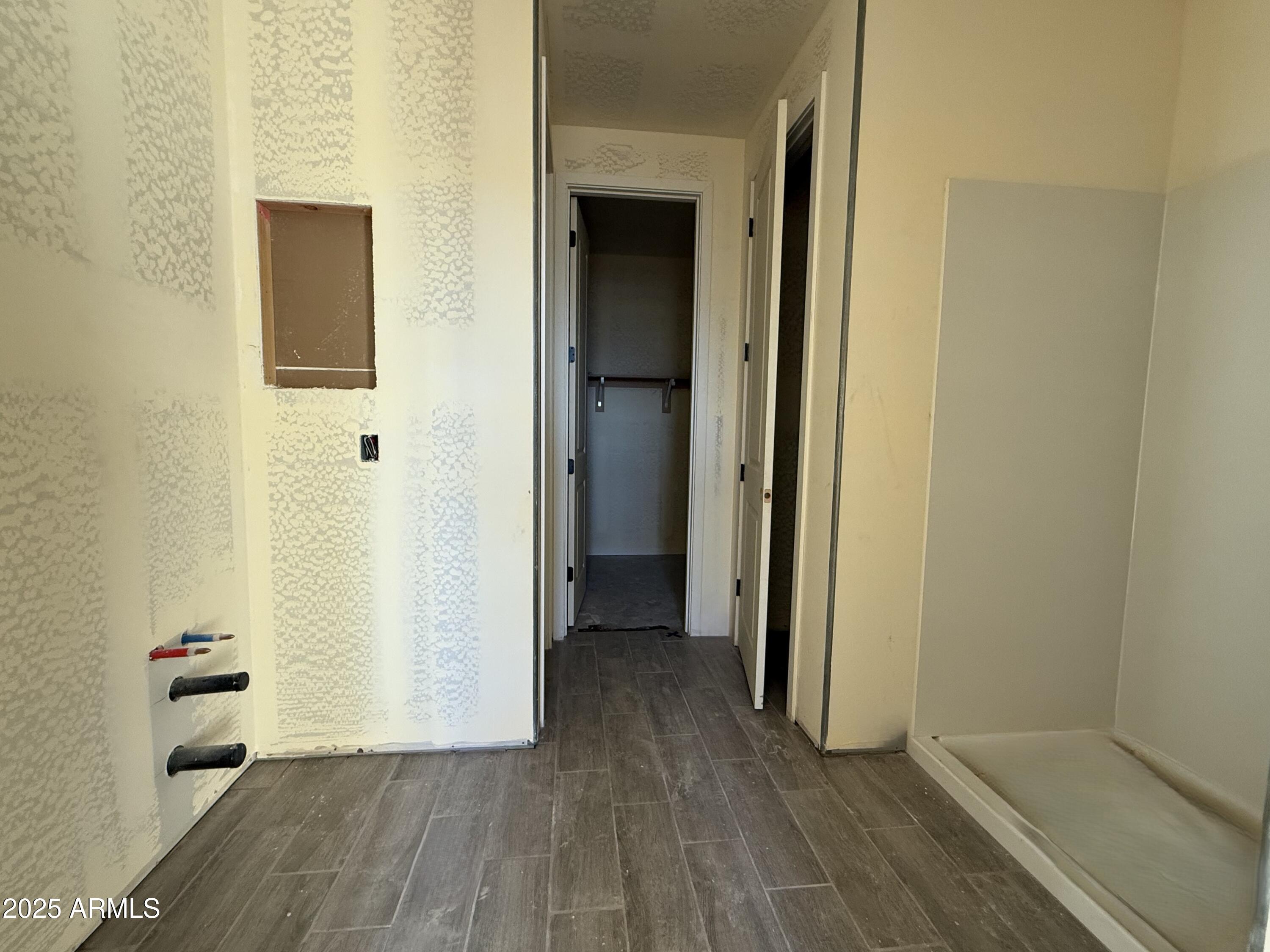 9549 W TAMARISK Avenue