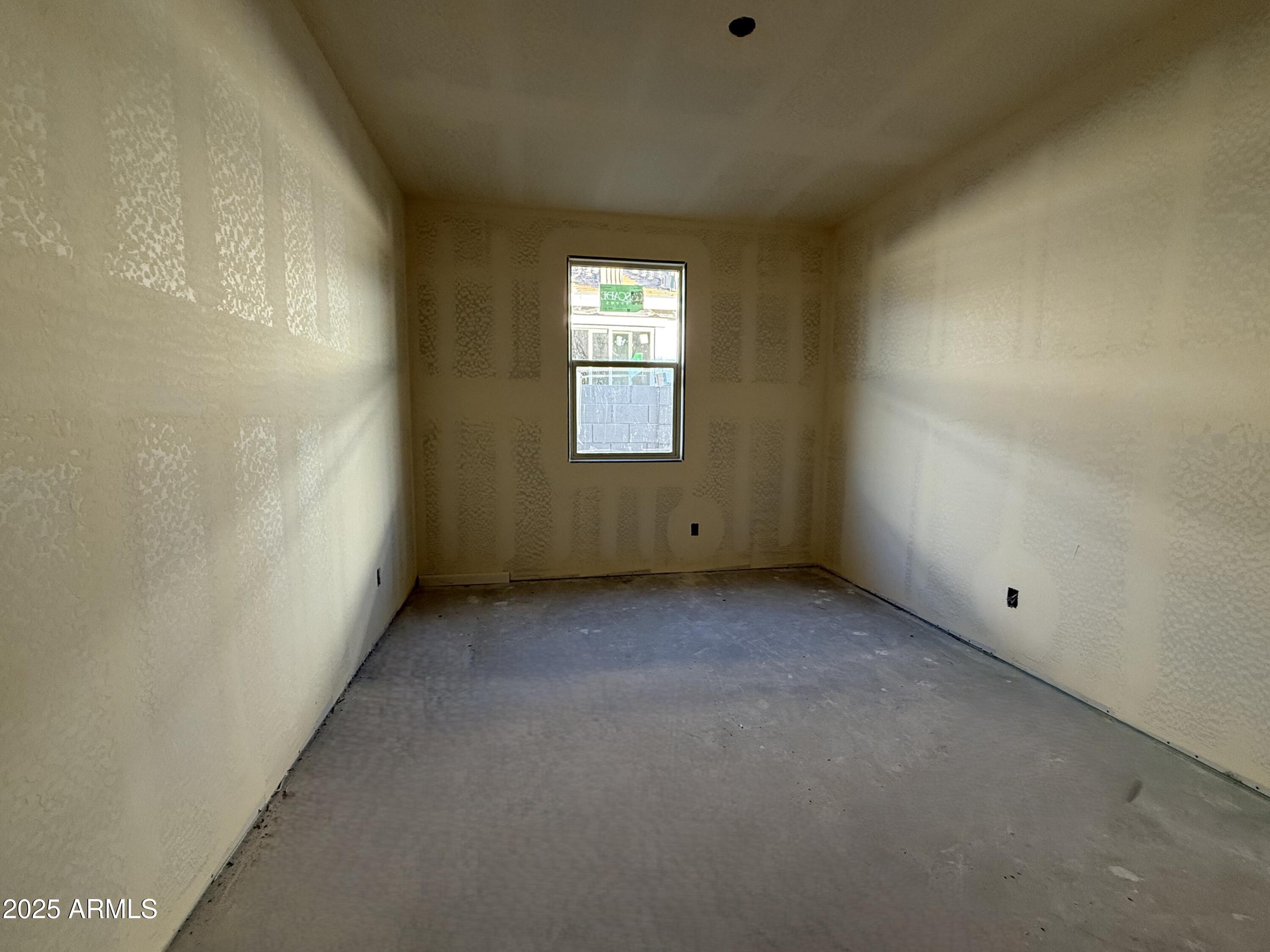 9549 W TAMARISK Avenue