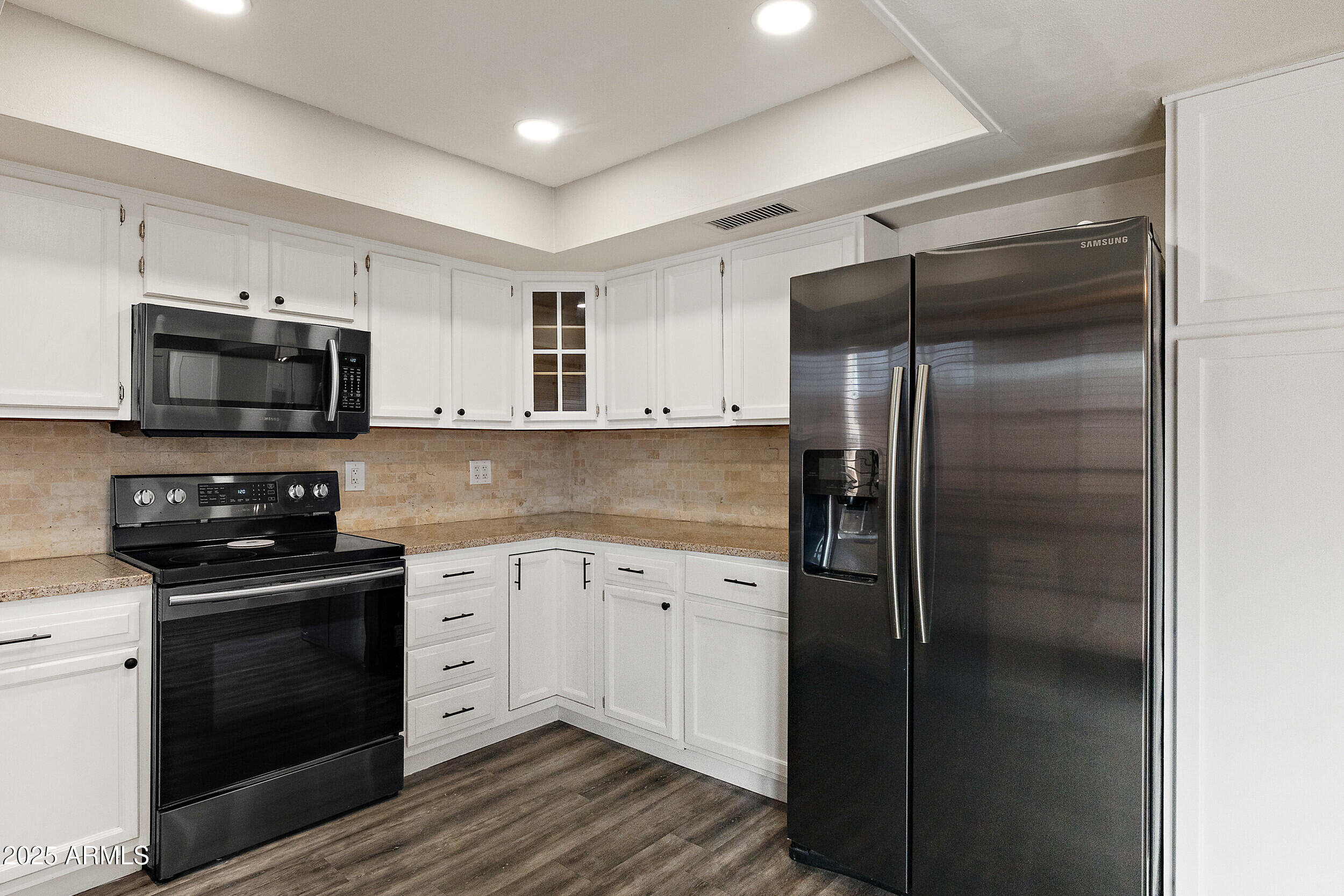 1617 E SOUTHERN Avenue