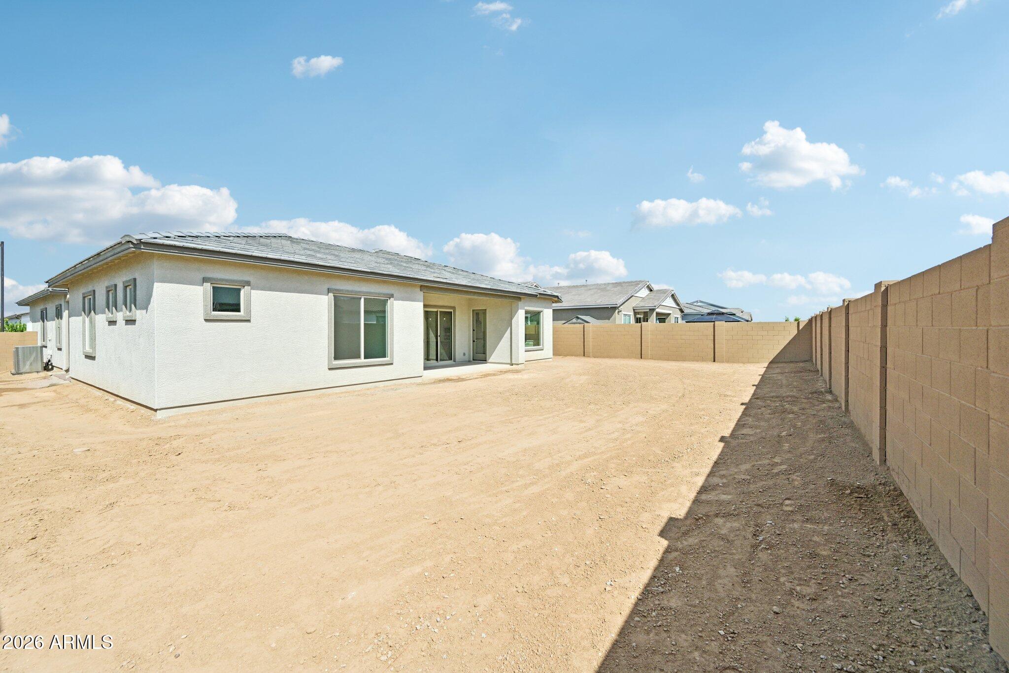 22913 E TWIN ACRES Drive