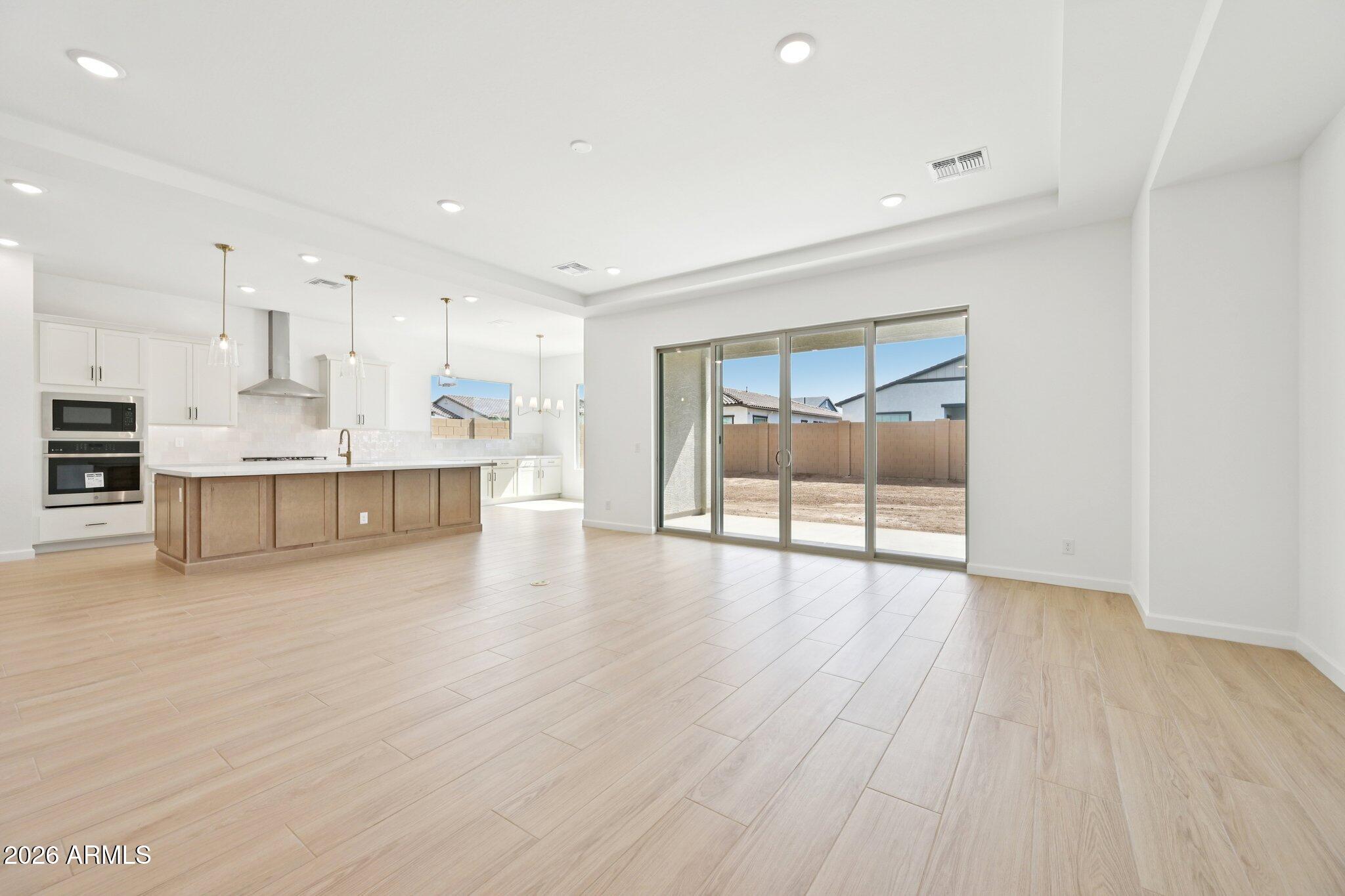 22913 E TWIN ACRES Drive