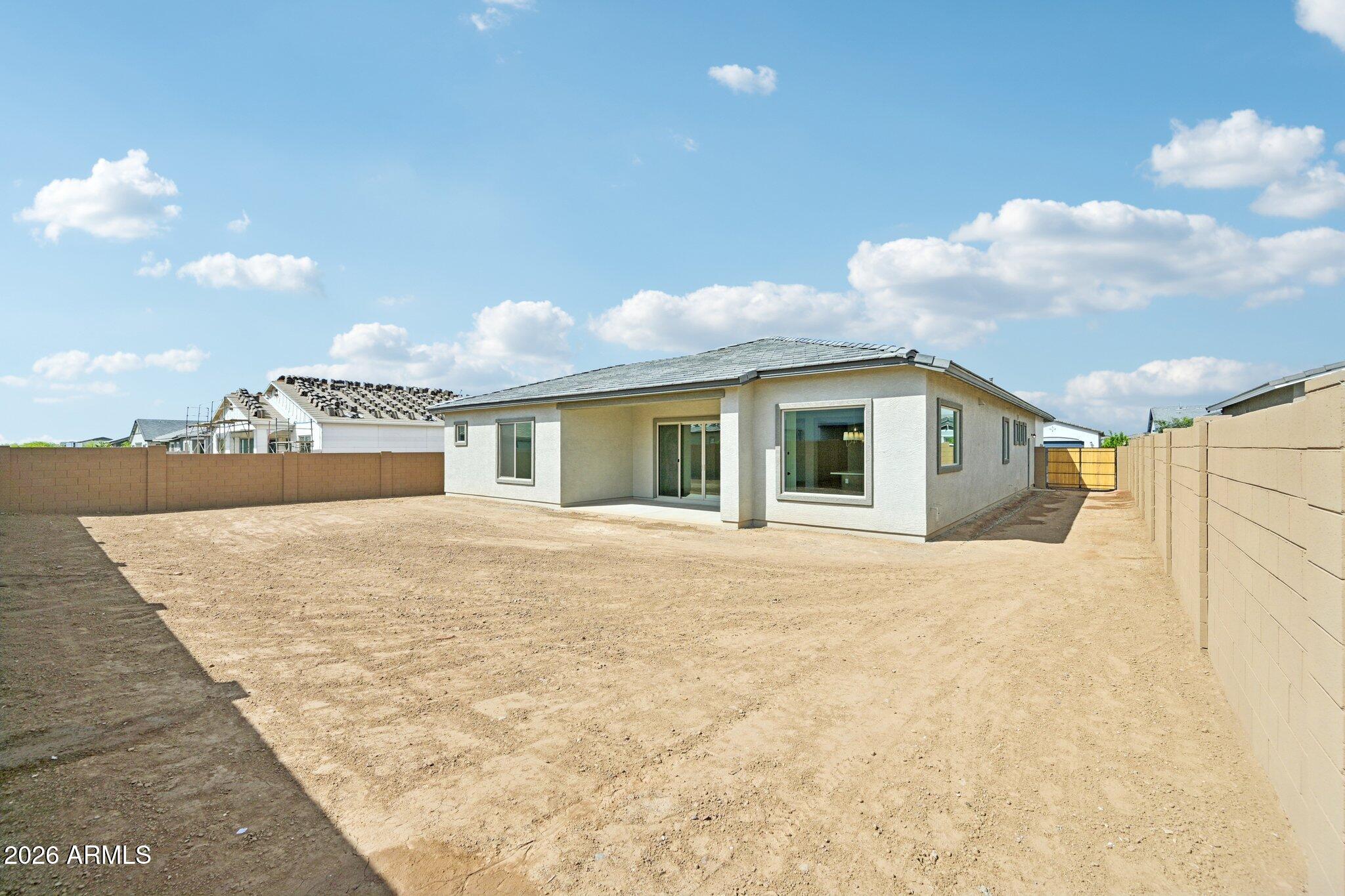 22913 E TWIN ACRES Drive
