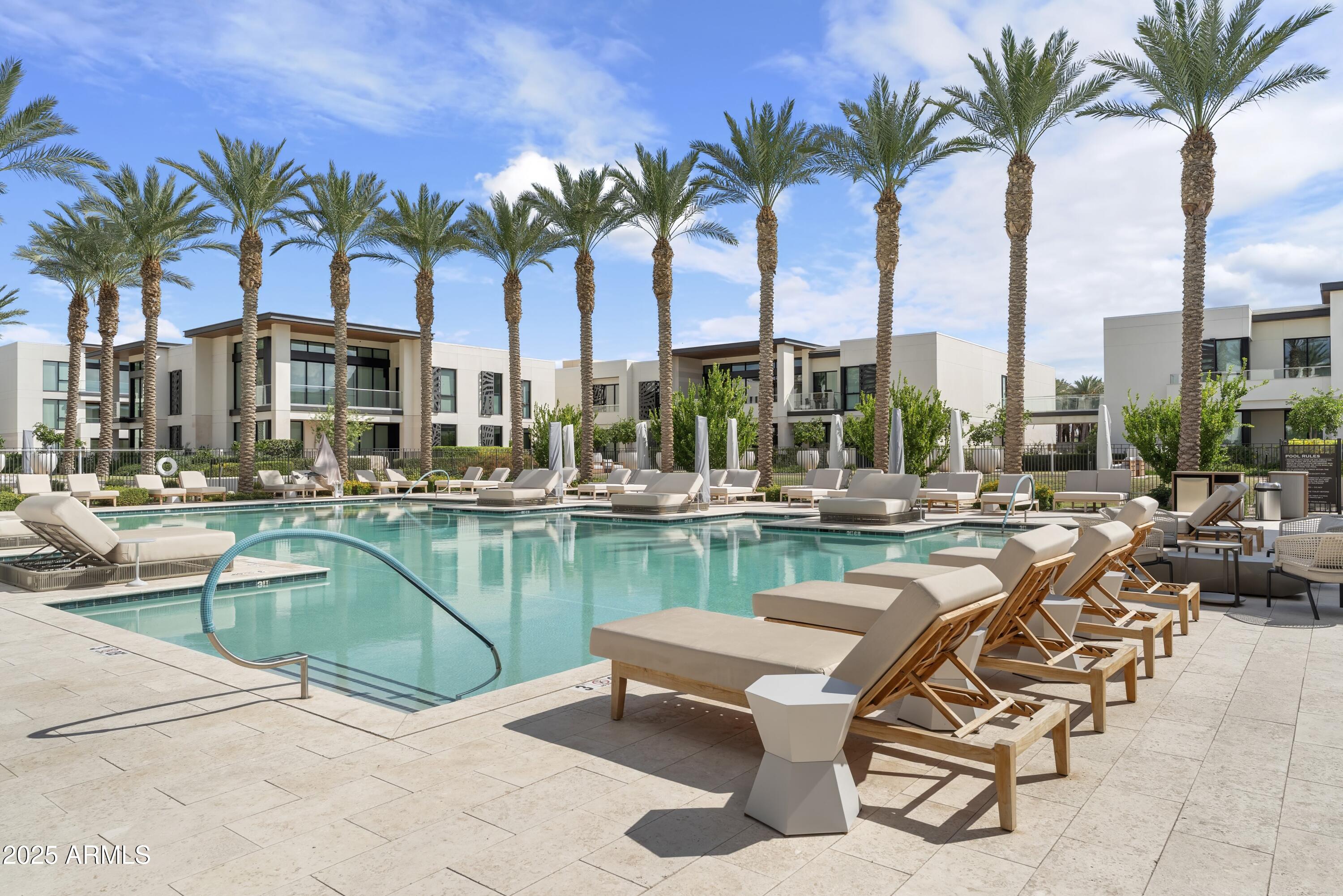 6587 N PALMERAIE Boulevard, 2041