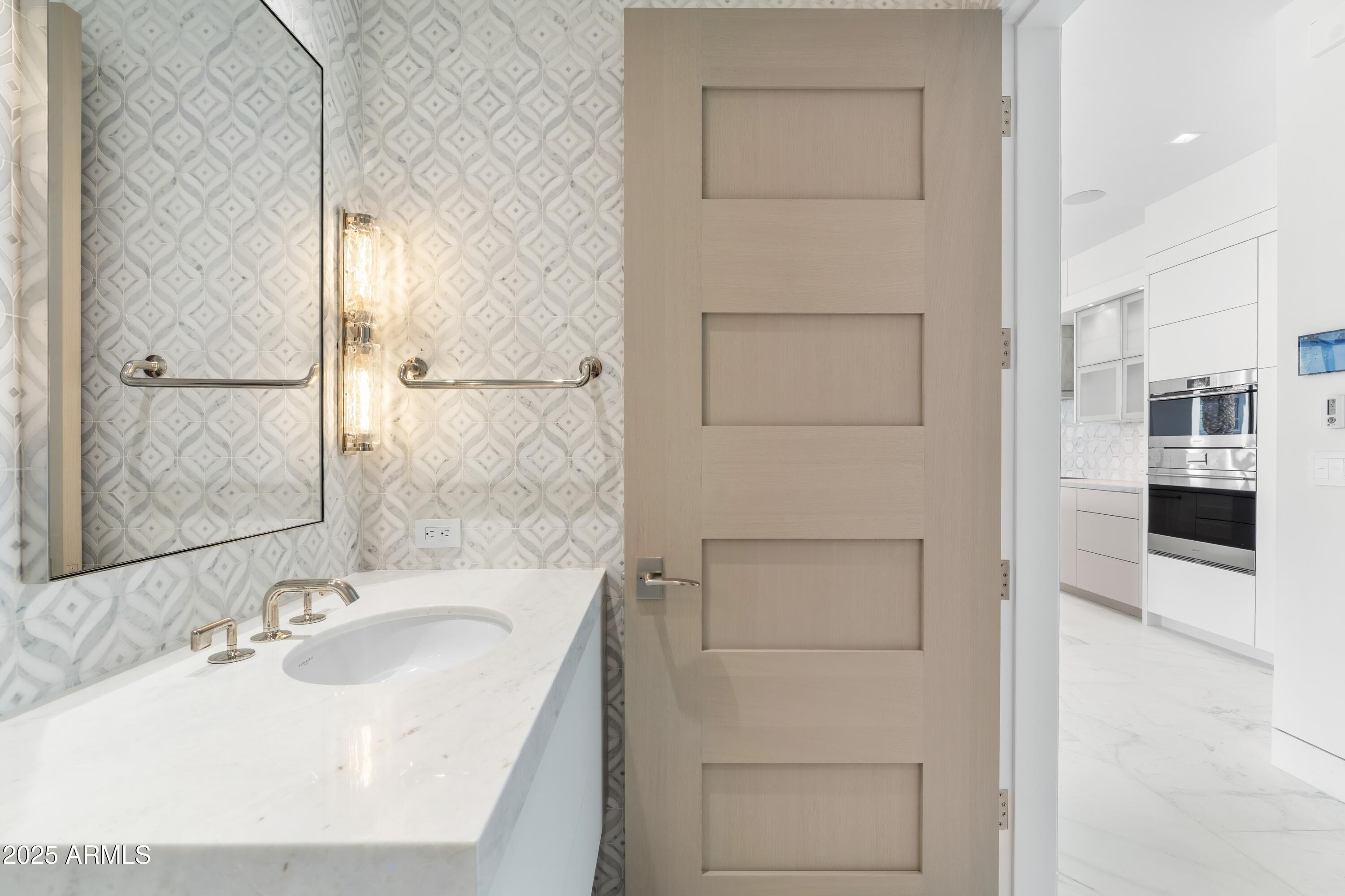 6587 N PALMERAIE Boulevard, 2041