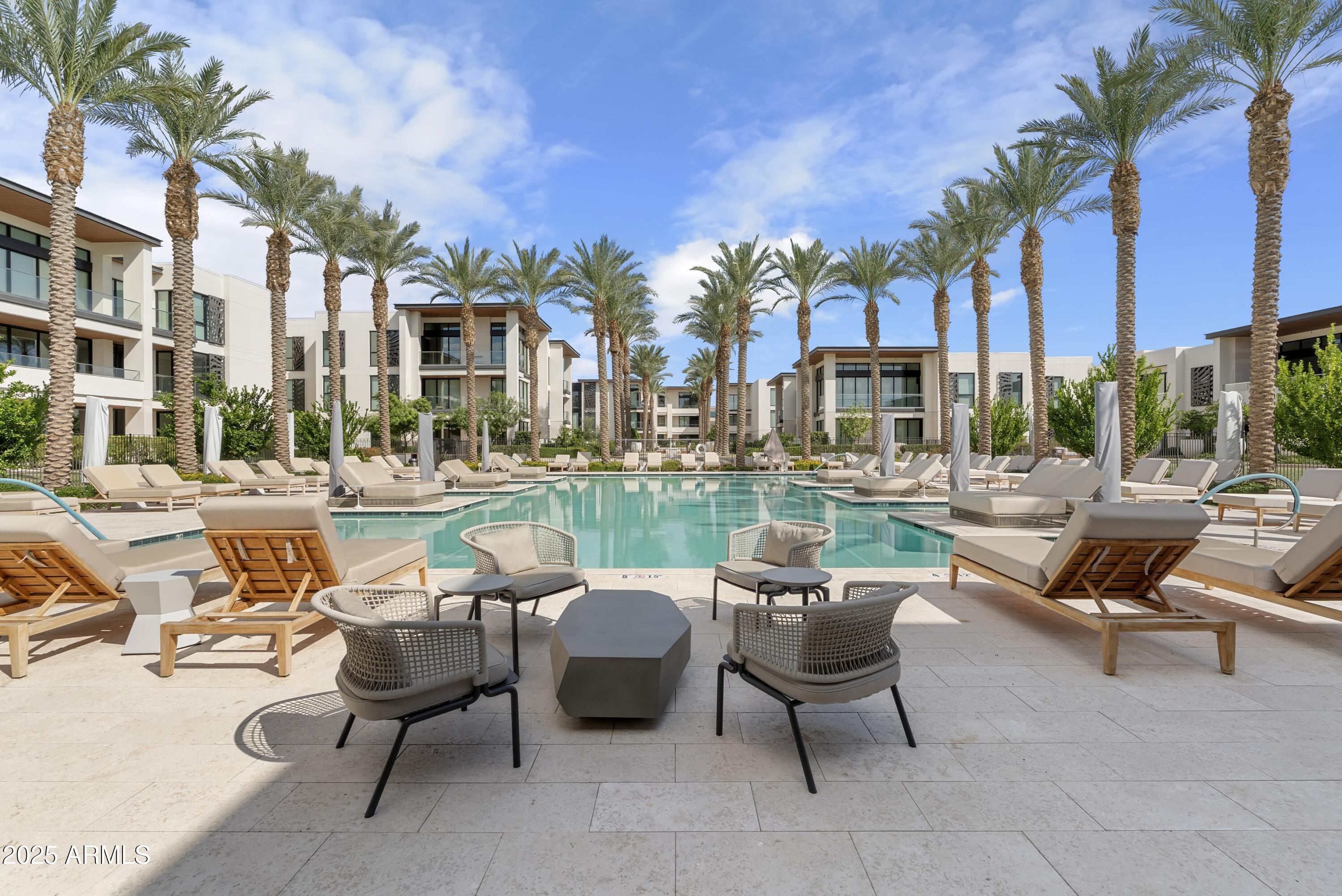 6587 N PALMERAIE Boulevard, 2041