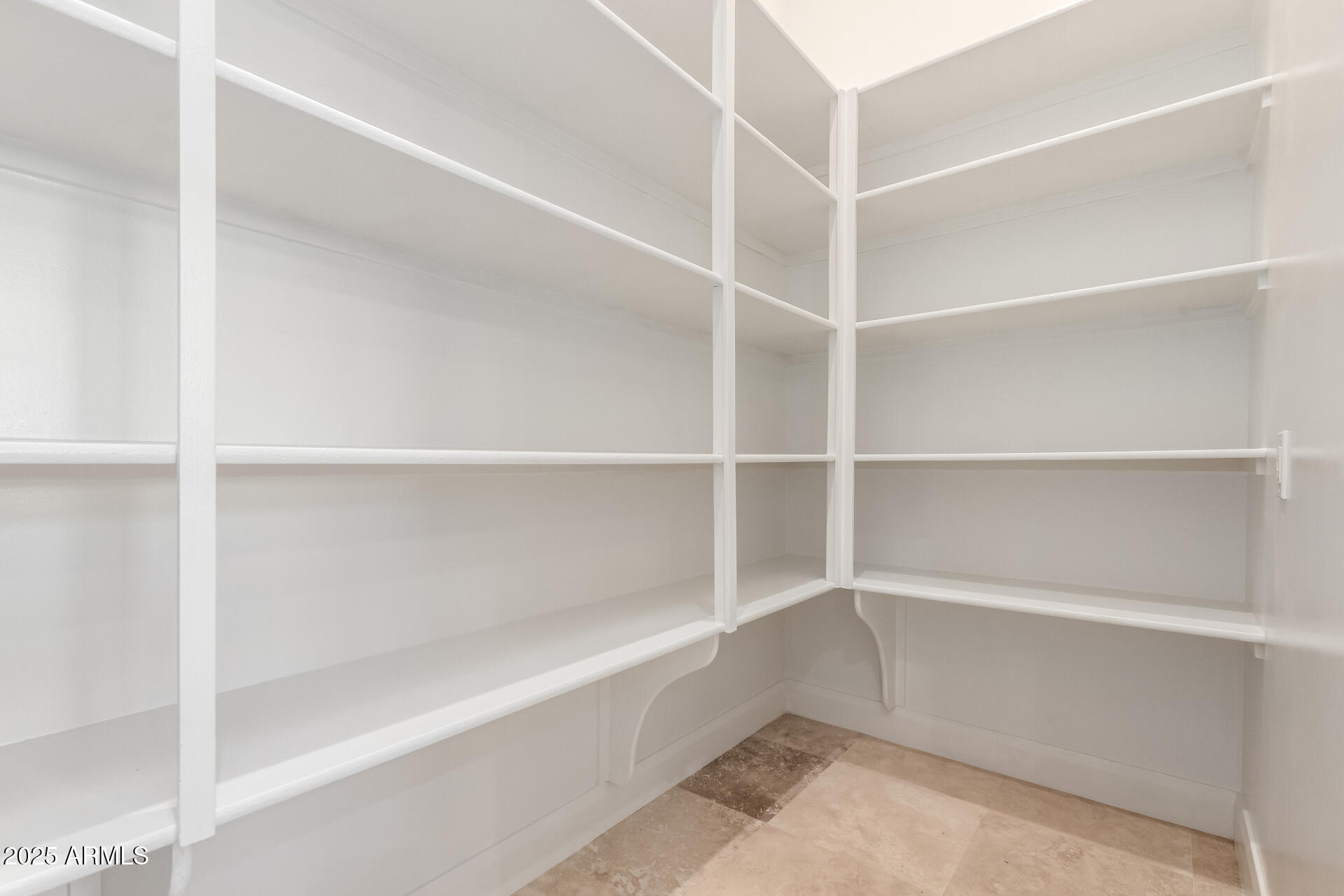 19731 W AMELIA Avenue