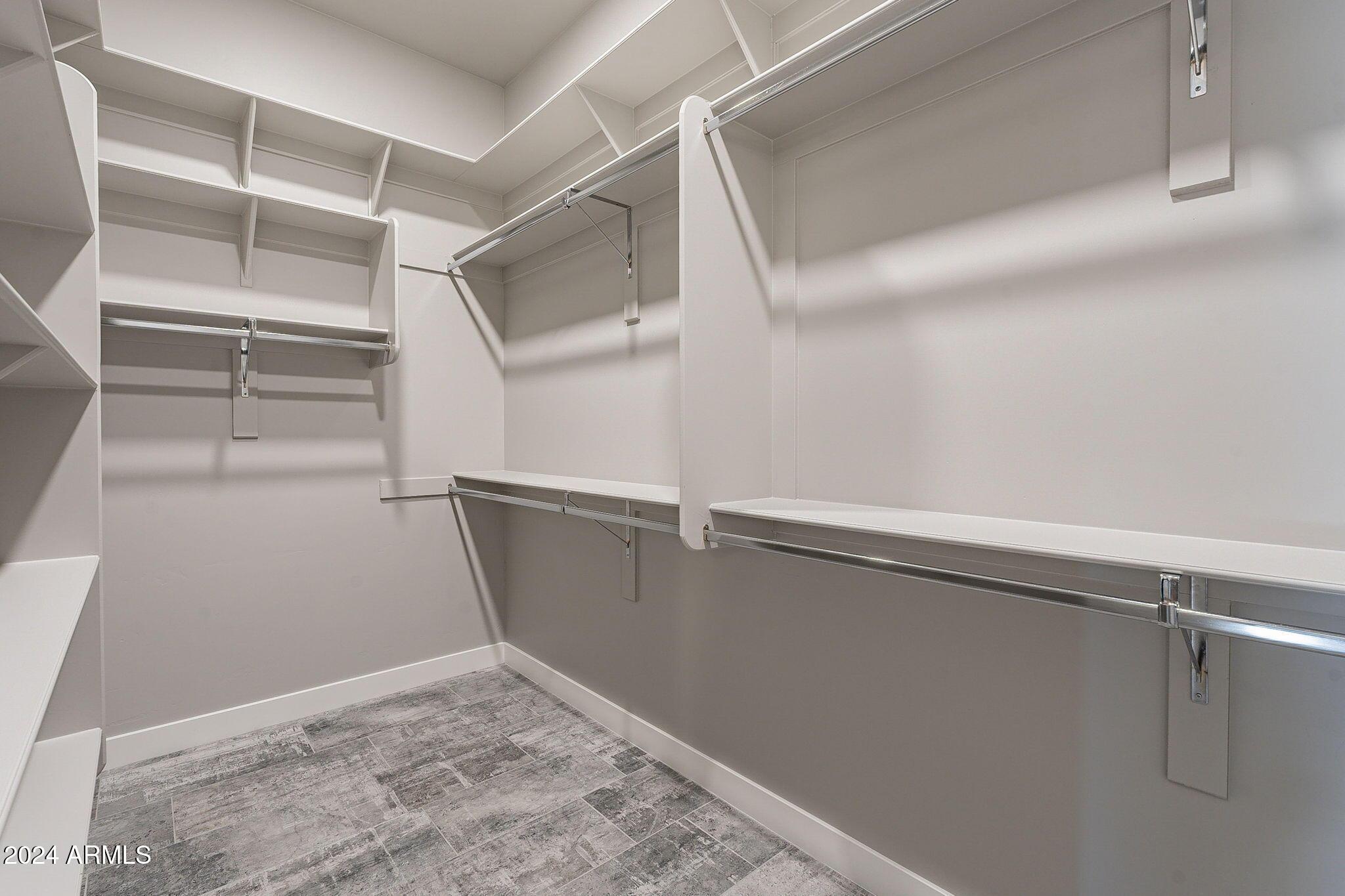 2645 E OSBORN Road, 3