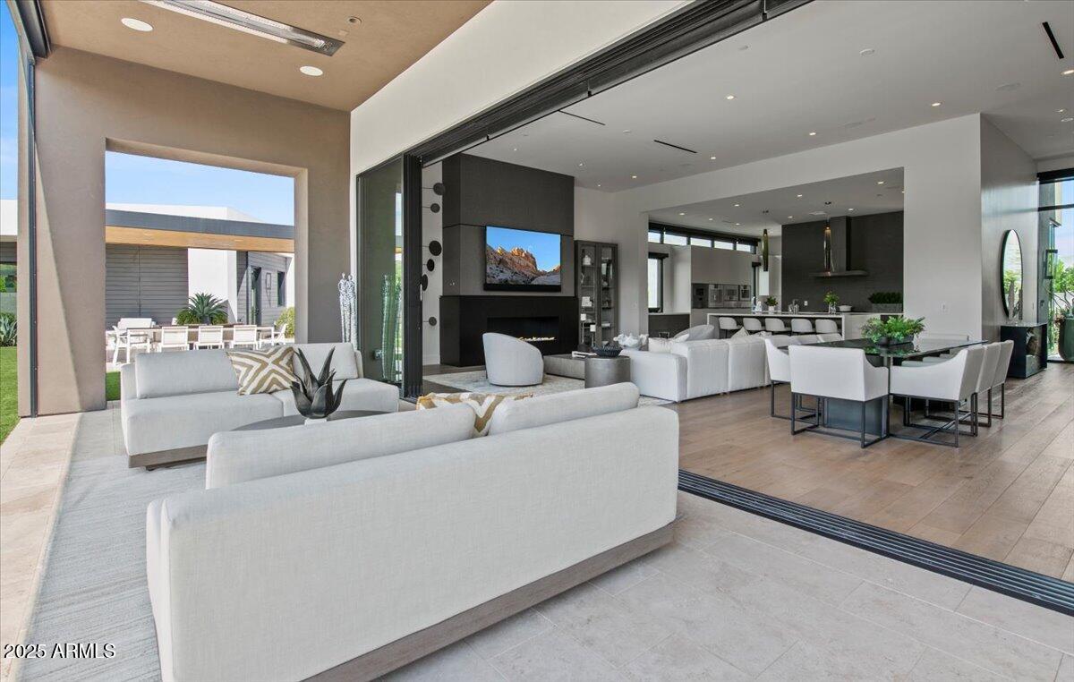 6802 E JOSHUA TREE Lane