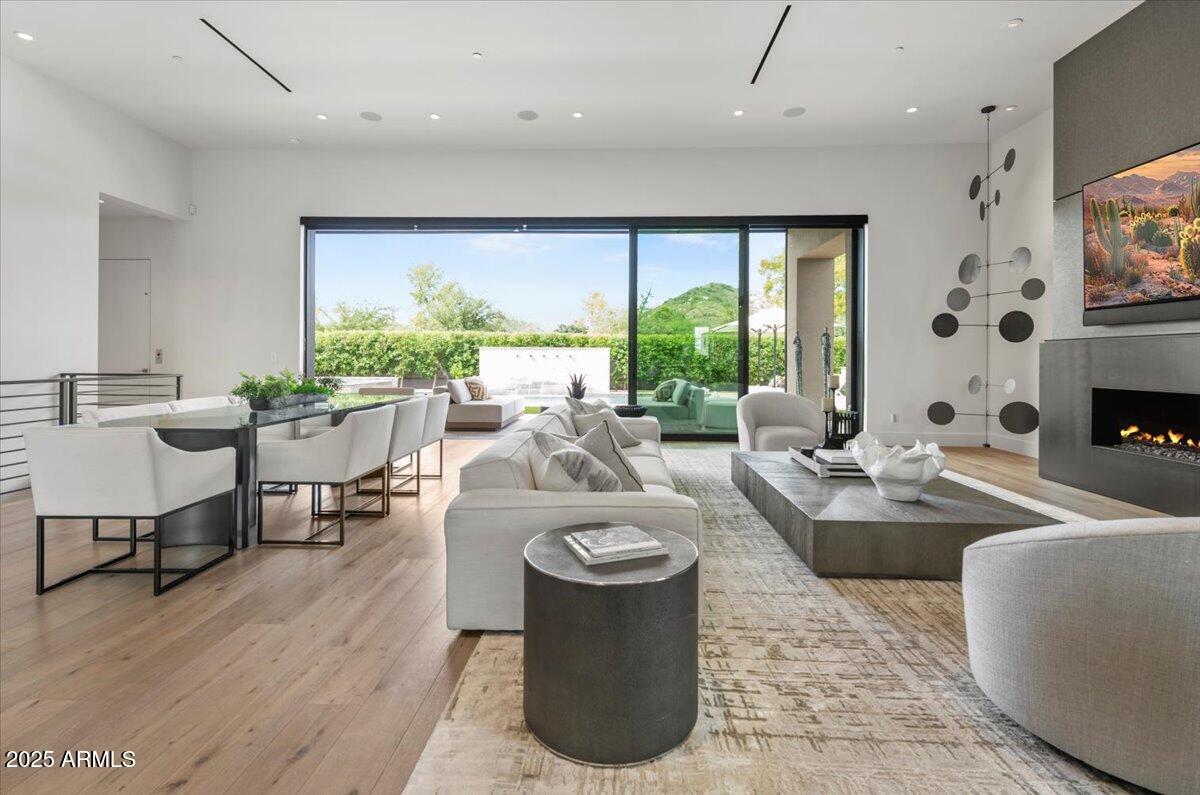 6802 E JOSHUA TREE Lane