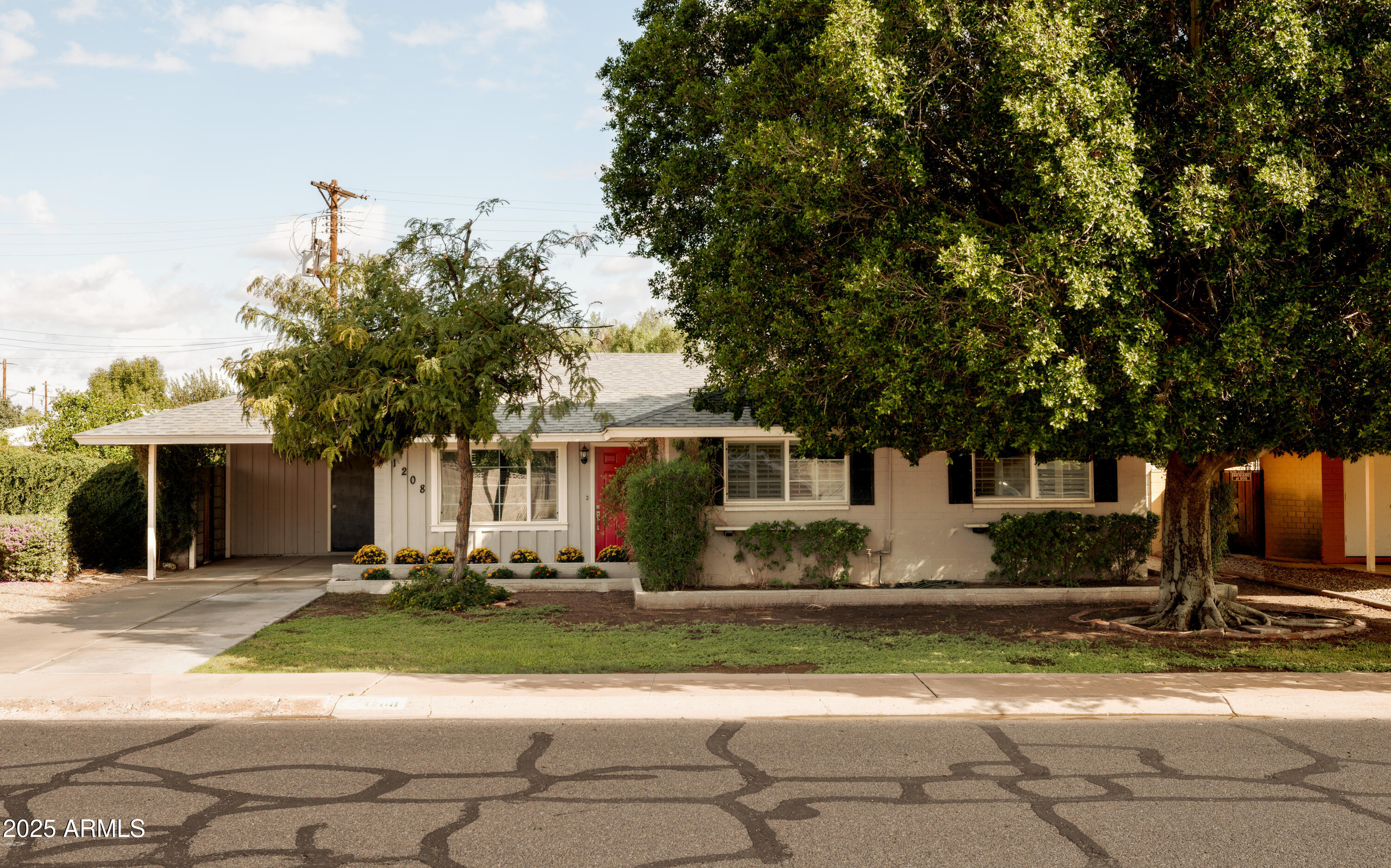 1208 W MEDLOCK Drive, Phoenix
