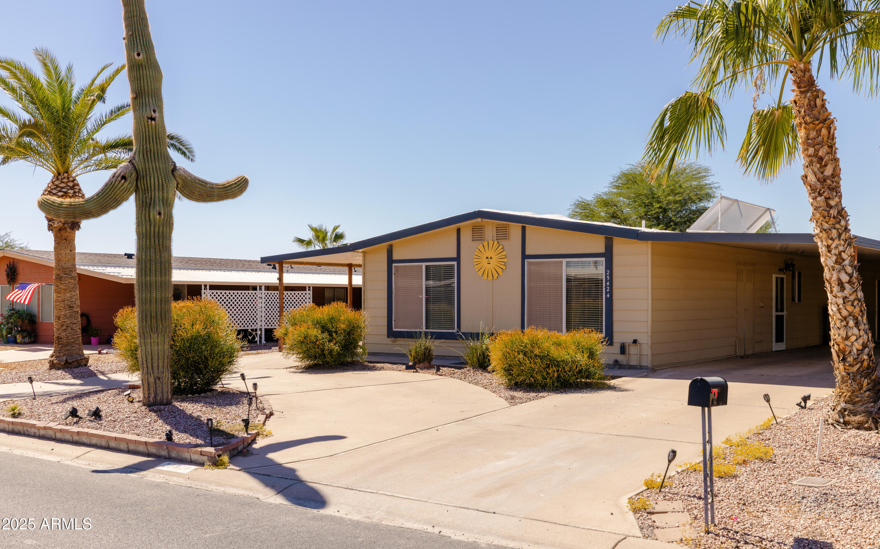 25424 S MONTANA Avenue, Sun Lakes