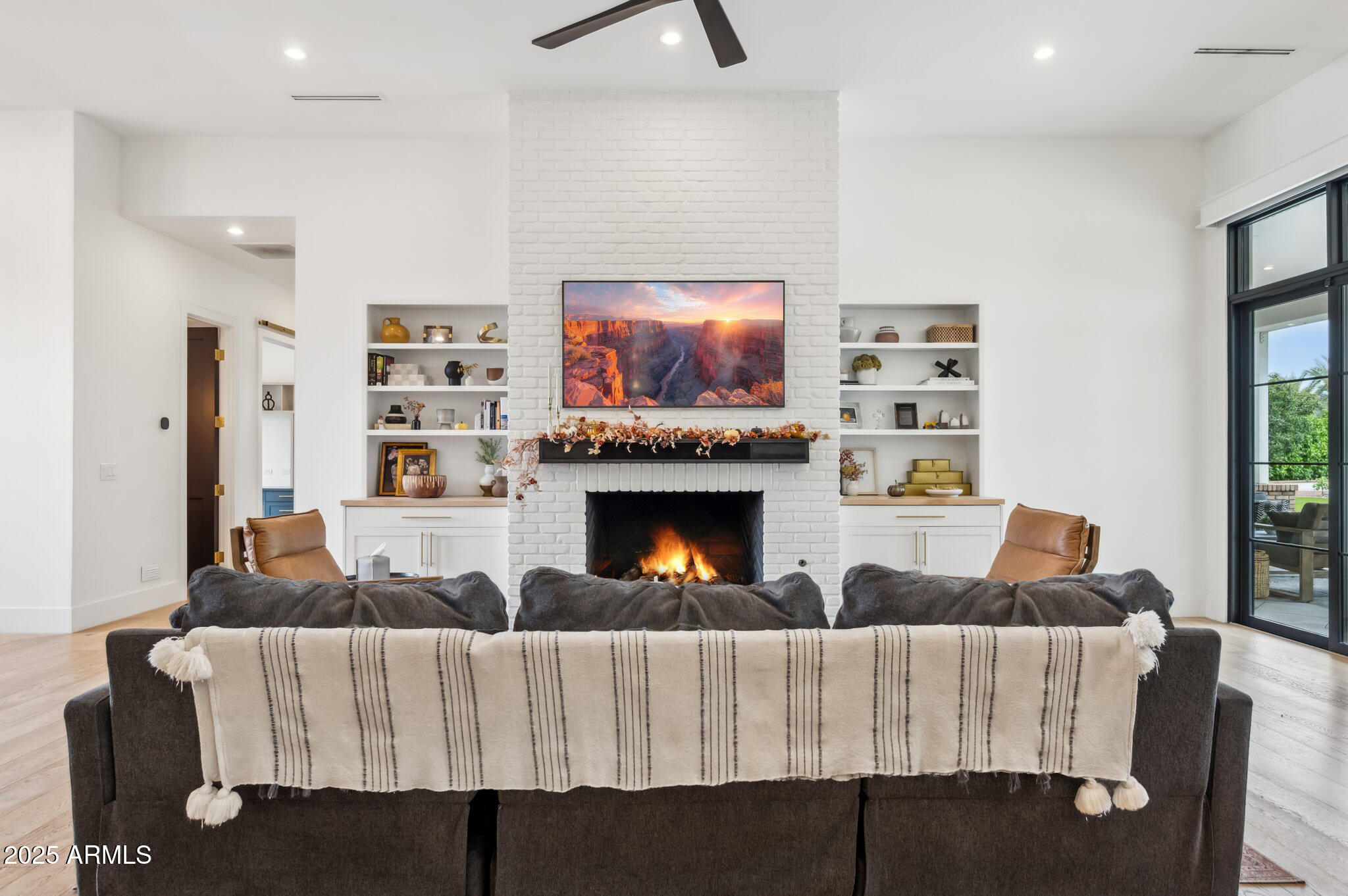 8624 E CAROL Way, Scottsdale