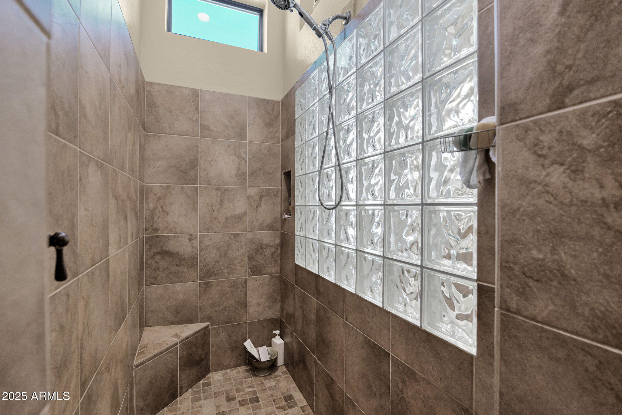 4207 N ARBOLES Circle