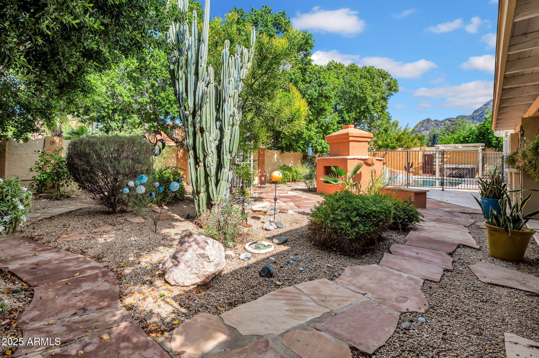 1840 E NICOLET Avenue, Phoenix