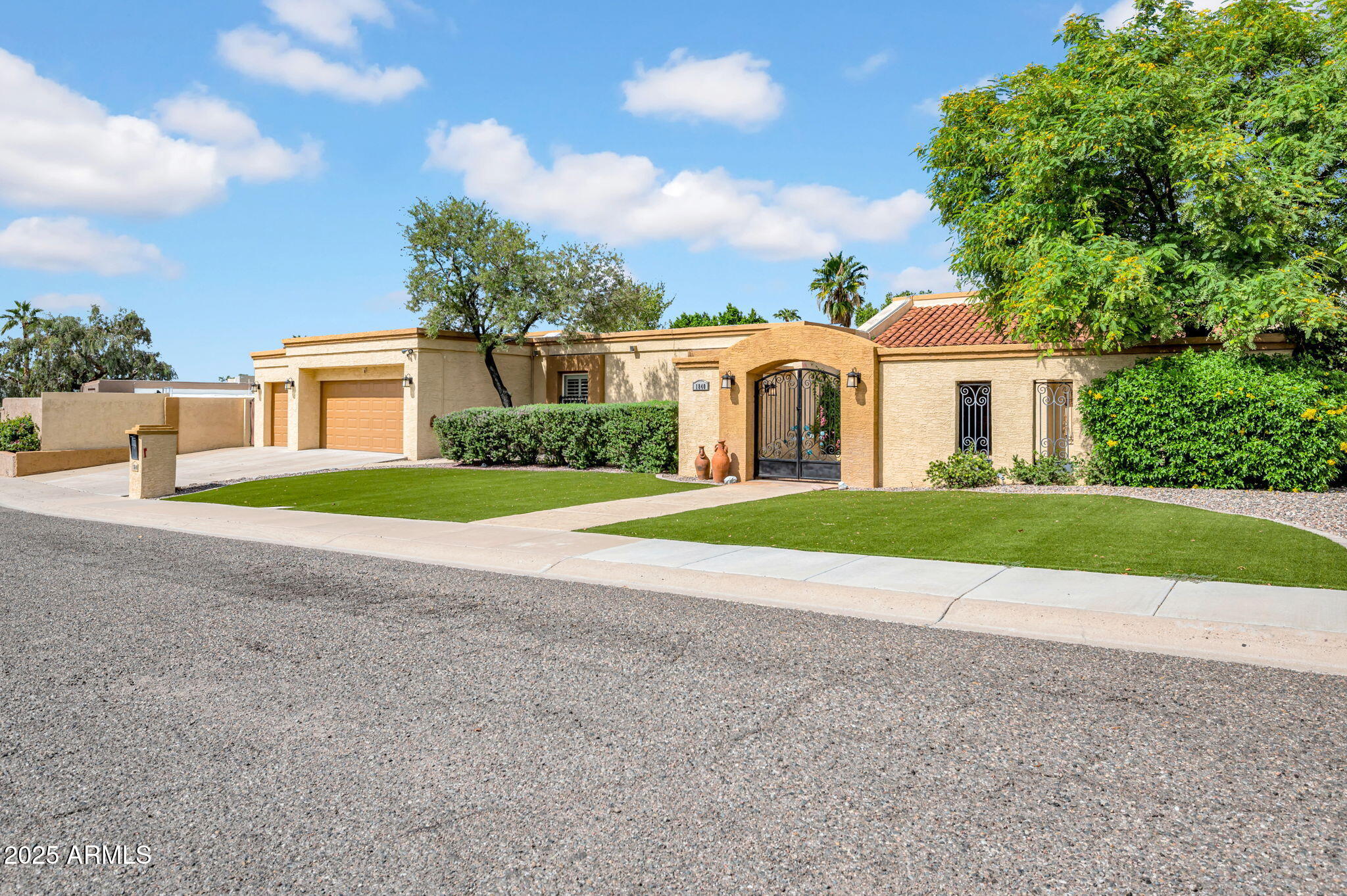 1840 E NICOLET Avenue, Phoenix