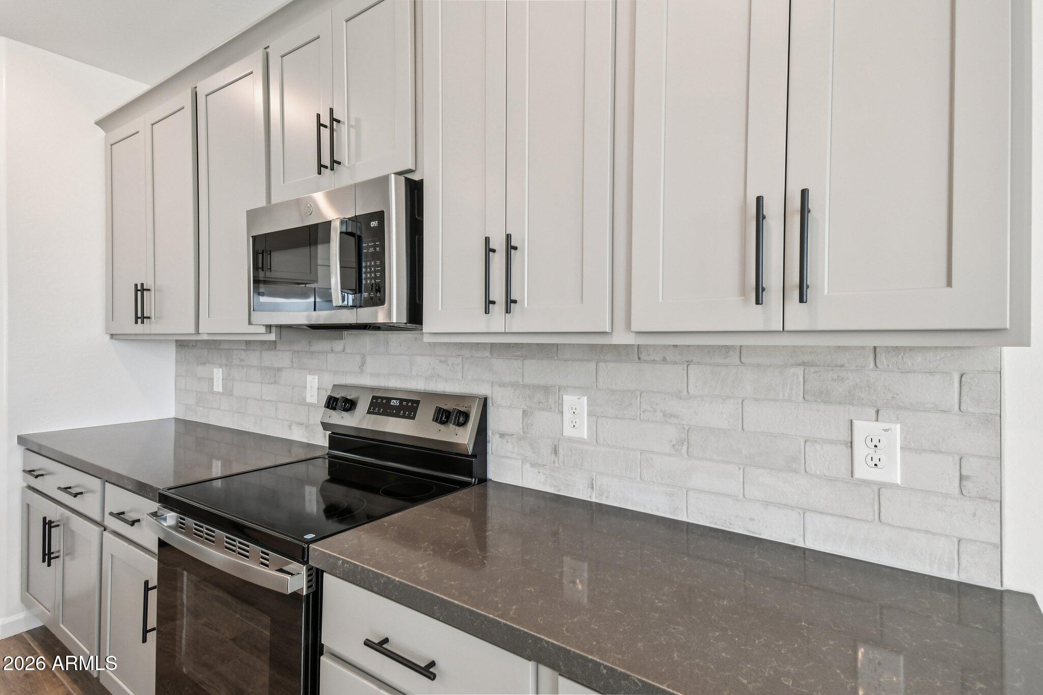 9541 W TAMARISK Avenue, Tolleson