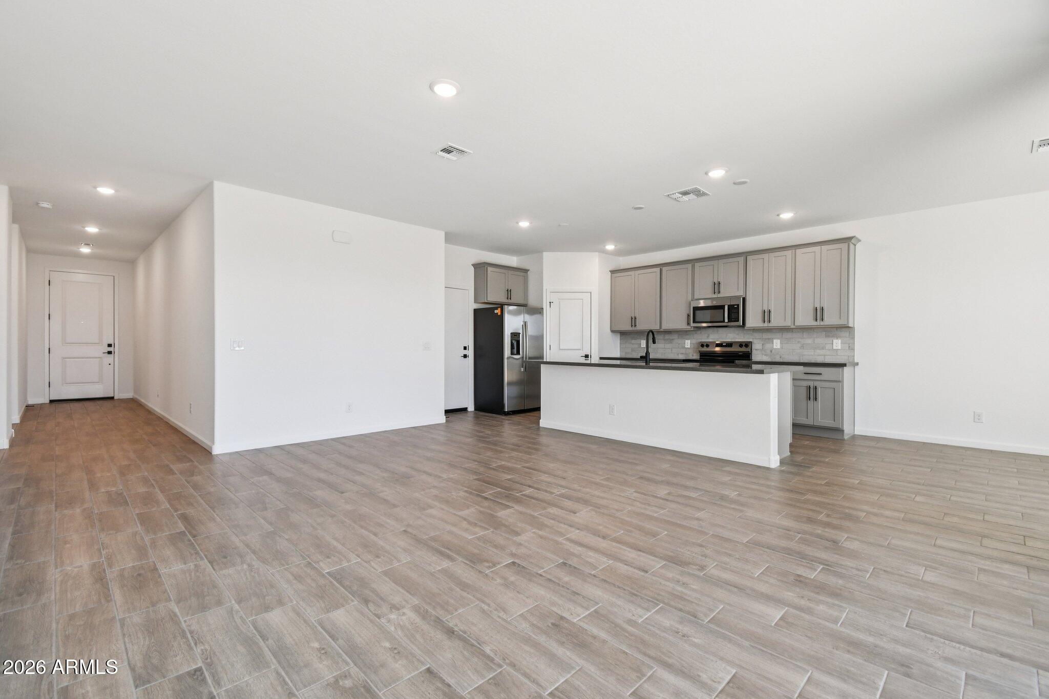 9541 W TAMARISK Avenue, Tolleson