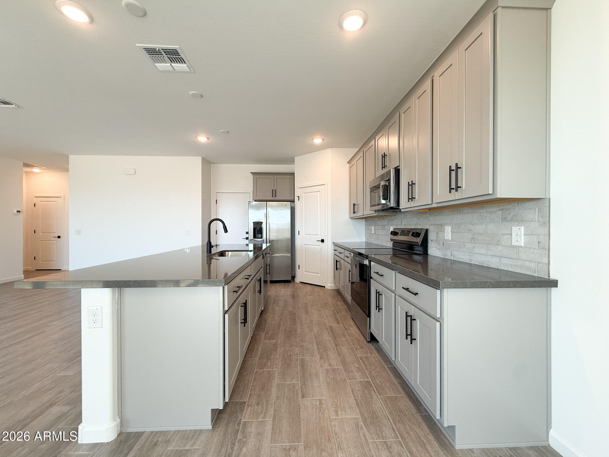 9541 W TAMARISK Avenue, Tolleson