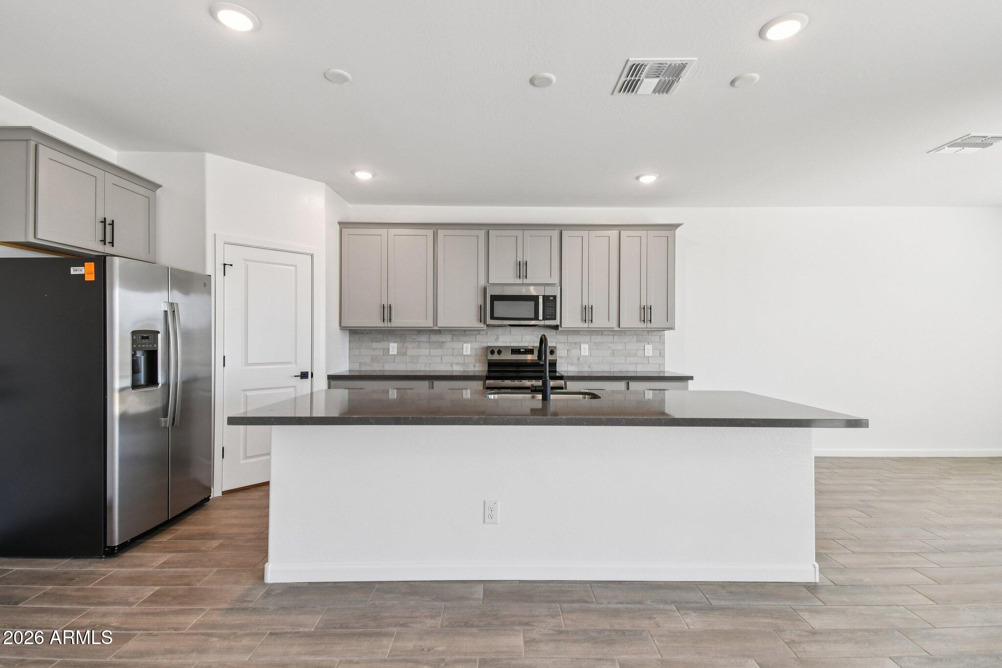 9541 W TAMARISK Avenue, Tolleson