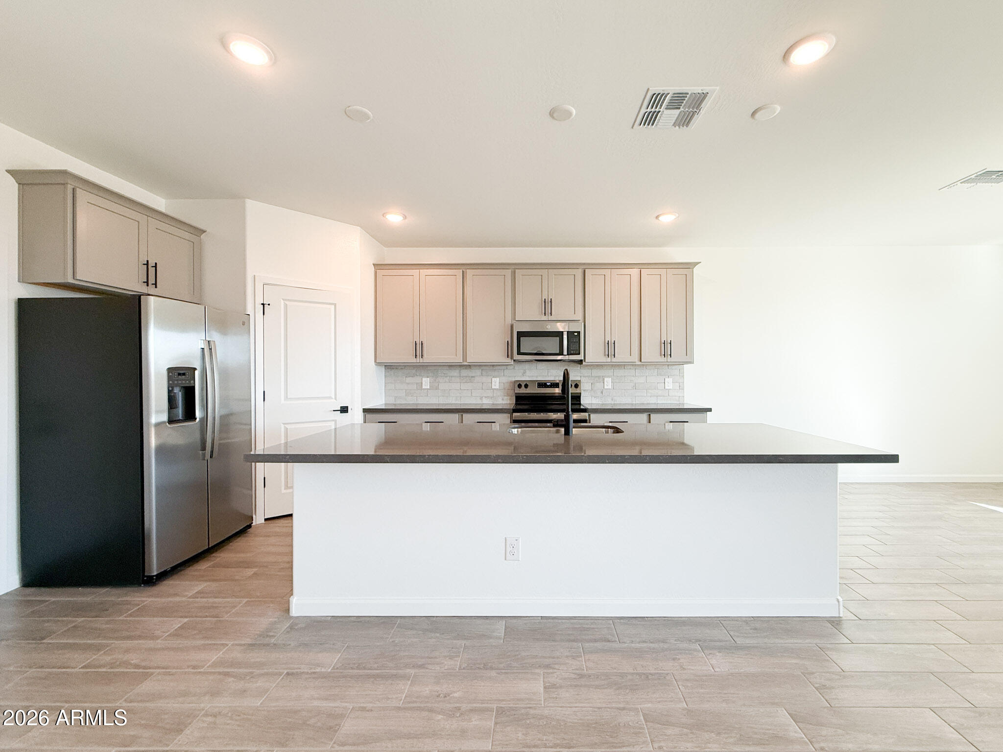 9541 W TAMARISK Avenue, Tolleson